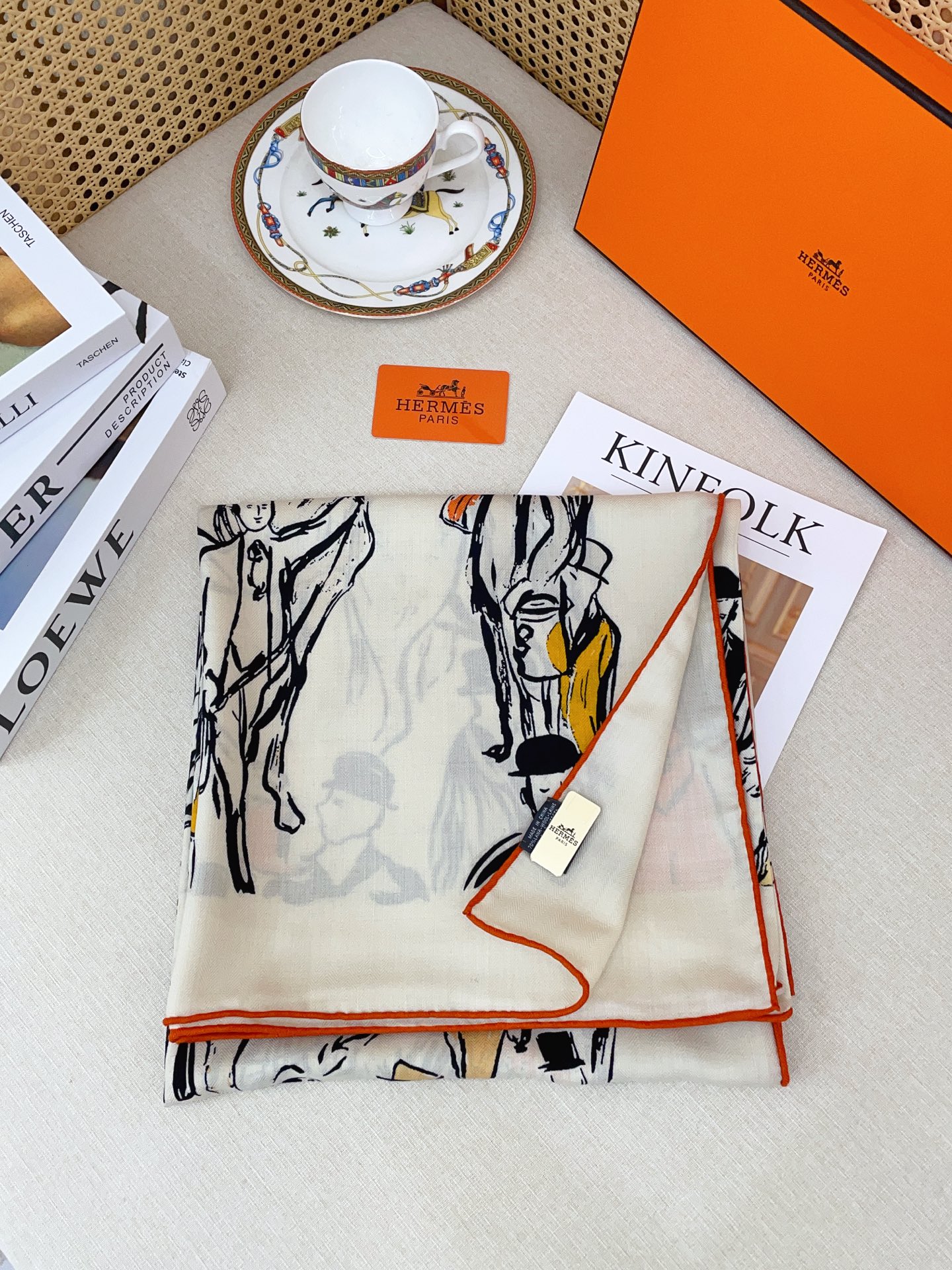 ✨✨【5️⃣色品质 双面同色 丝毛款】H家羊绒新款 买了都说好看‼️推荐💕【遛马场 140】羊绒方巾‼️