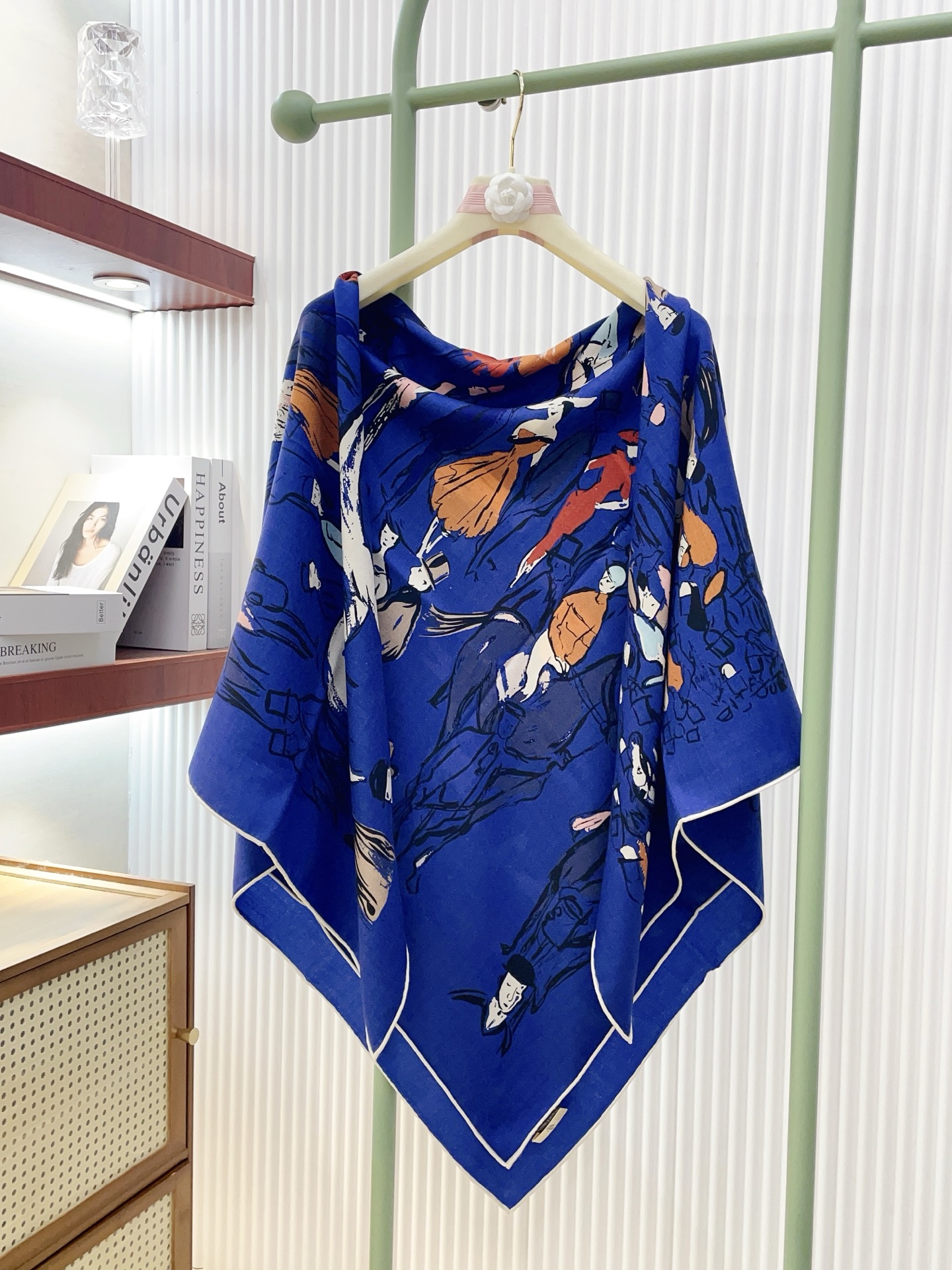 ✨✨【5️⃣色品质 双面同色 丝毛款】H家羊绒新款 买了都说好看‼️推荐💕【遛马场 140】羊绒方巾‼️