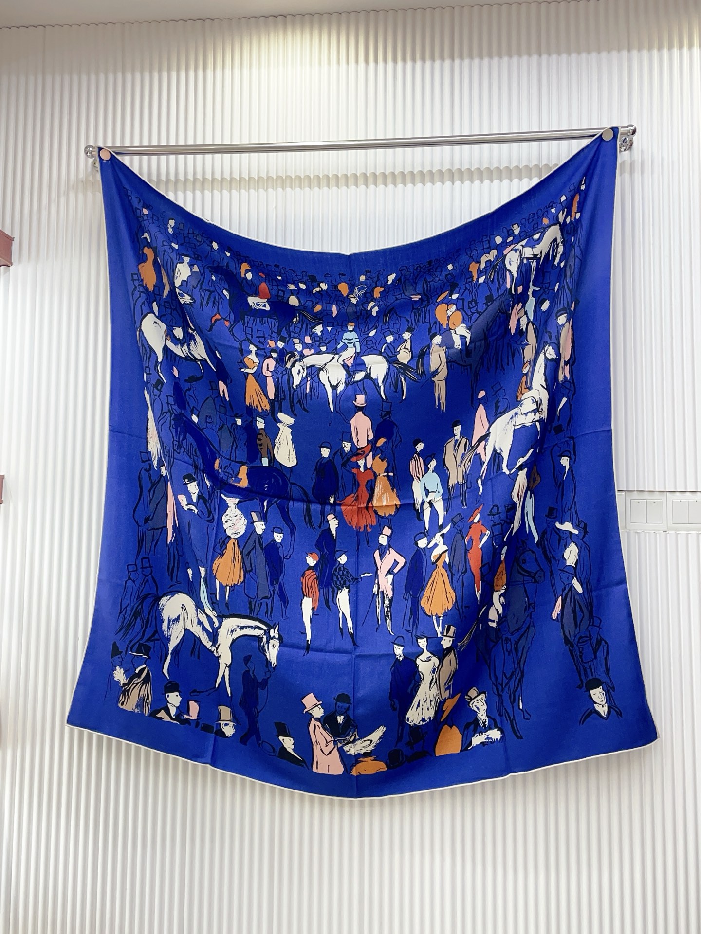 ✨✨【5️⃣色品质 双面同色 丝毛款】H家羊绒新款 买了都说好看‼️推荐💕【遛马场 140】羊绒方巾‼️