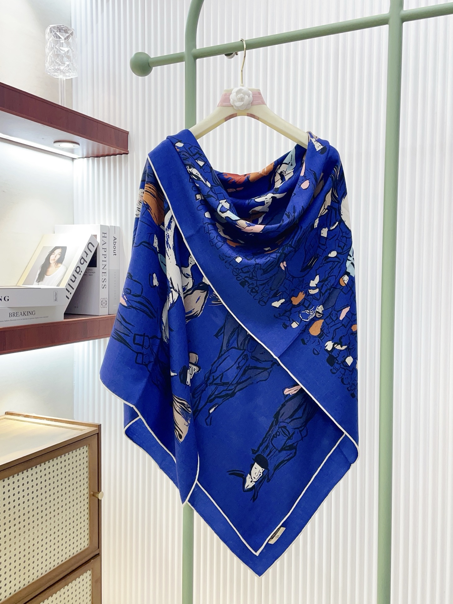 ✨✨【5️⃣色品质 双面同色 丝毛款】H家羊绒新款 买了都说好看‼️推荐💕【遛马场 140】羊绒方巾‼️