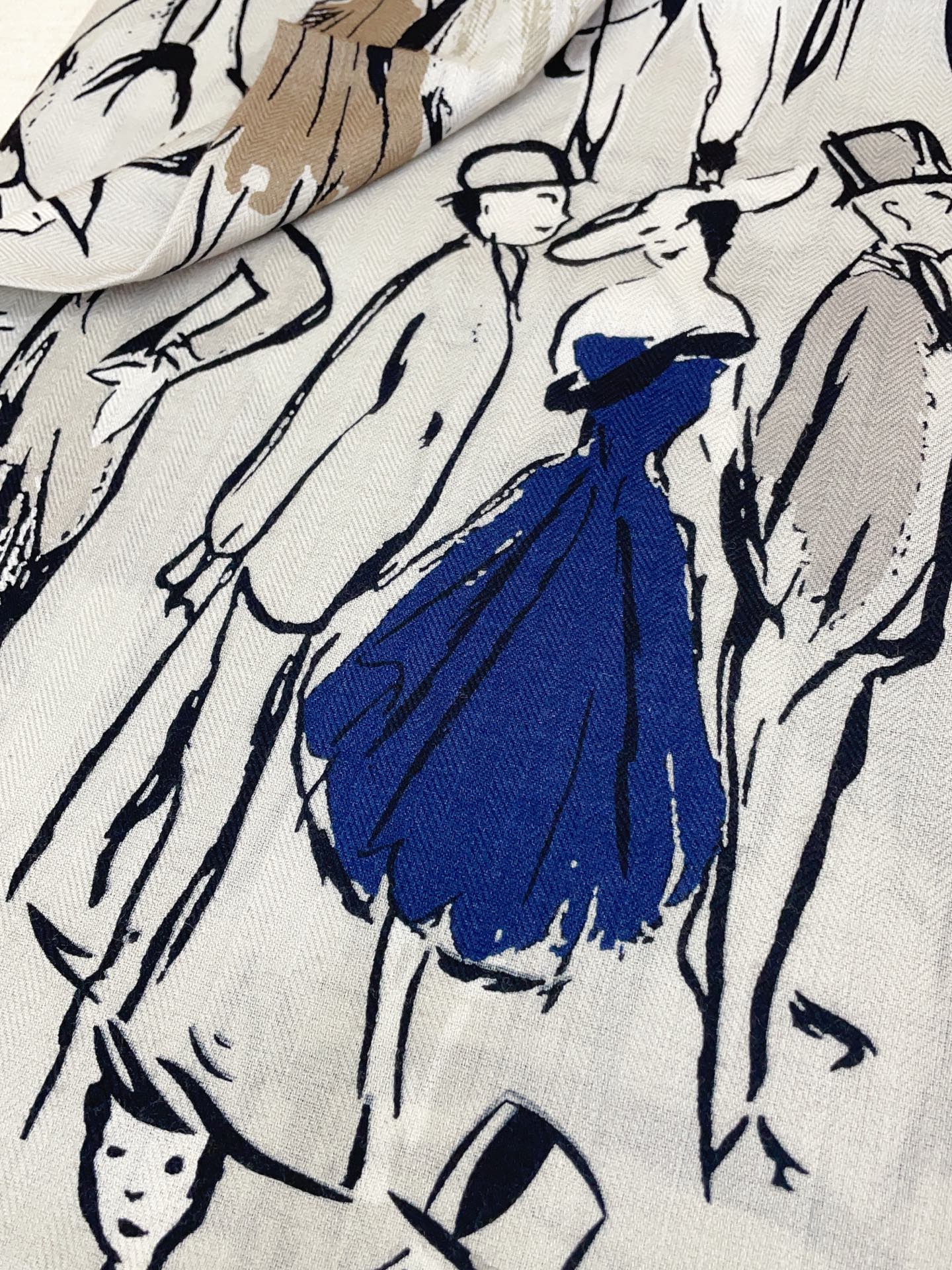 ✨✨【5️⃣色品质 双面同色 丝毛款】H家羊绒新款 买了都说好看‼️推荐💕【遛马场 140】羊绒方巾‼️