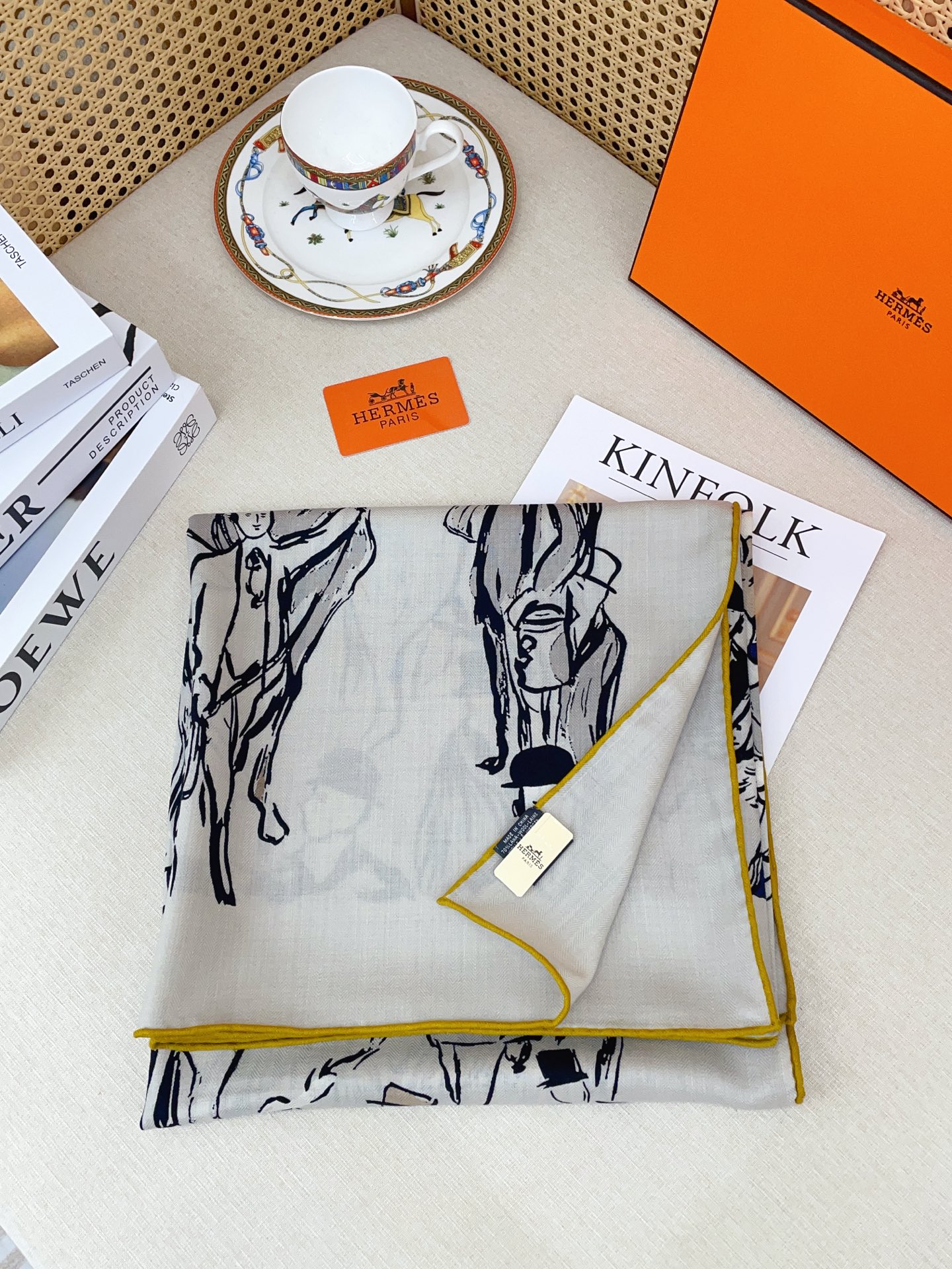 ✨✨【5️⃣色品质 双面同色 丝毛款】H家羊绒新款 买了都说好看‼️推荐💕【遛马场 140】羊绒方巾‼️