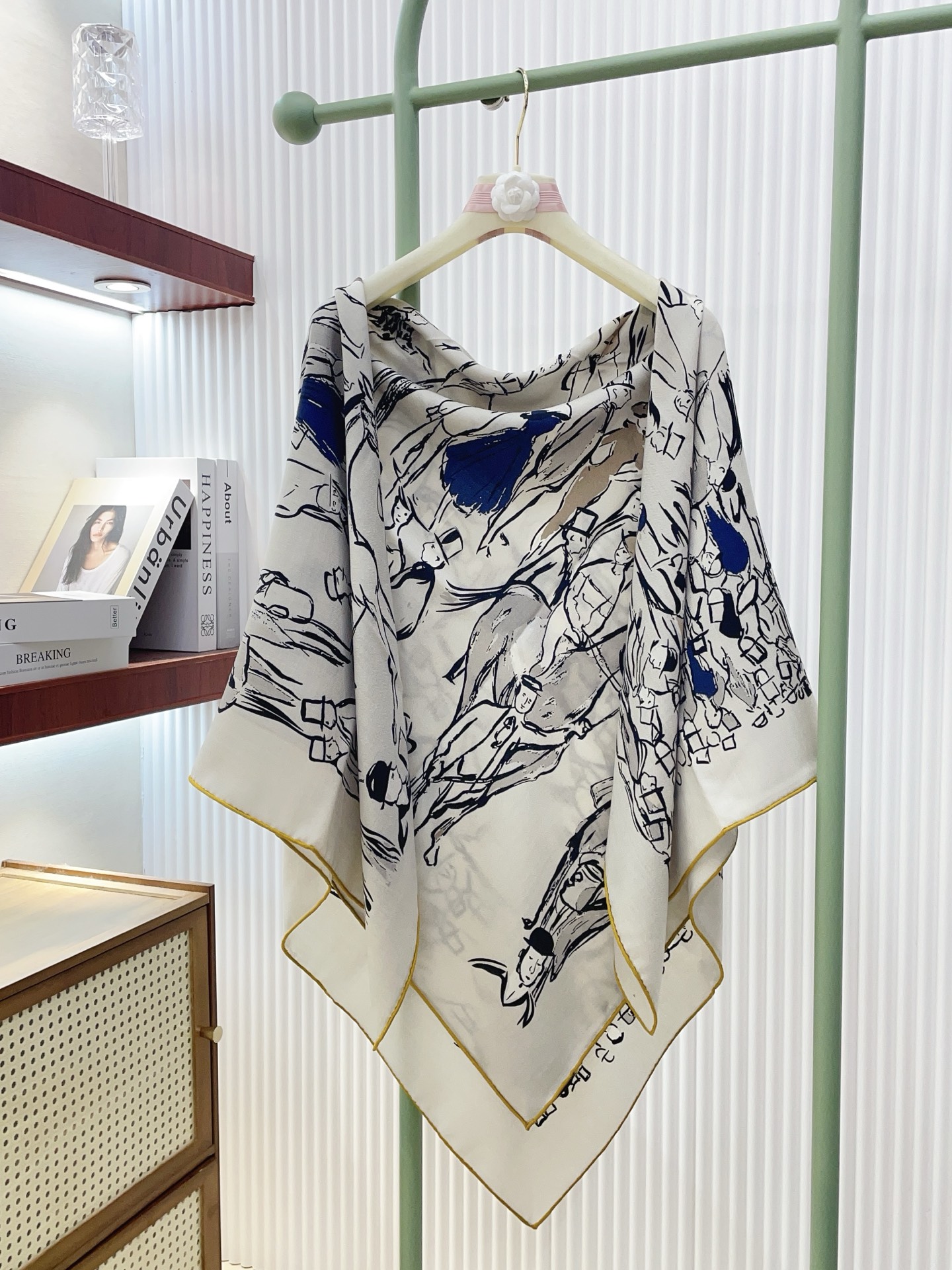 ✨✨【5️⃣色品质 双面同色 丝毛款】H家羊绒新款 买了都说好看‼️推荐💕【遛马场 140】羊绒方巾‼️