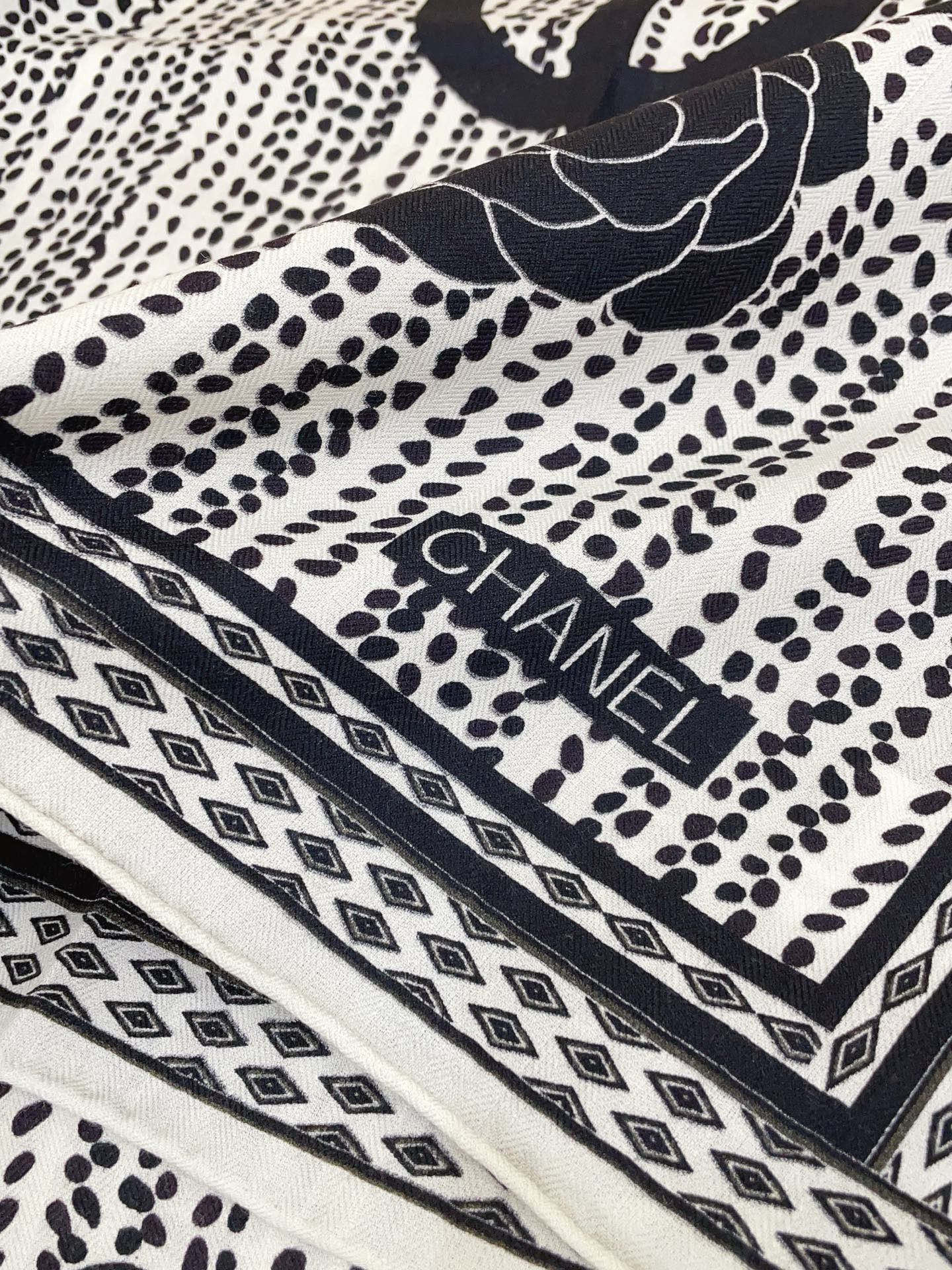 ✨✨✨小香【小香线条花朵 140】羊绒方巾‼️抢‼️VIP推荐 ‼️👍下手一定要快【高端 大爱 ‼️纯羊