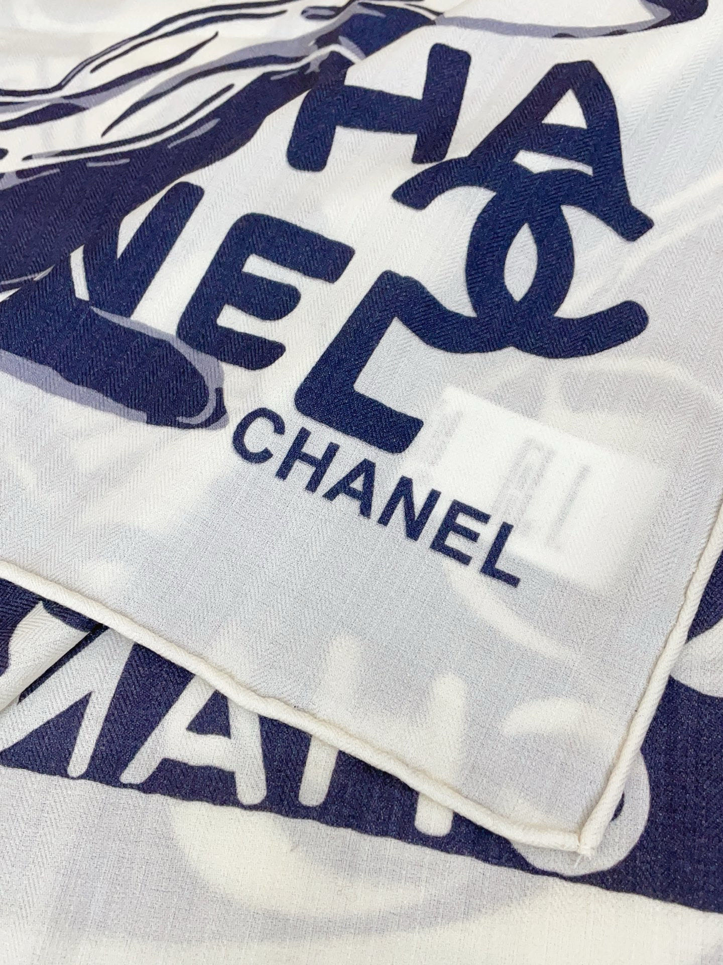 ✨✨【双面同色 丝毛款】小香 羊绒方巾‼️抢‼️VIP推荐 ‼️👍下手一定要快【高端 大爱 ‼️纯羊绒 