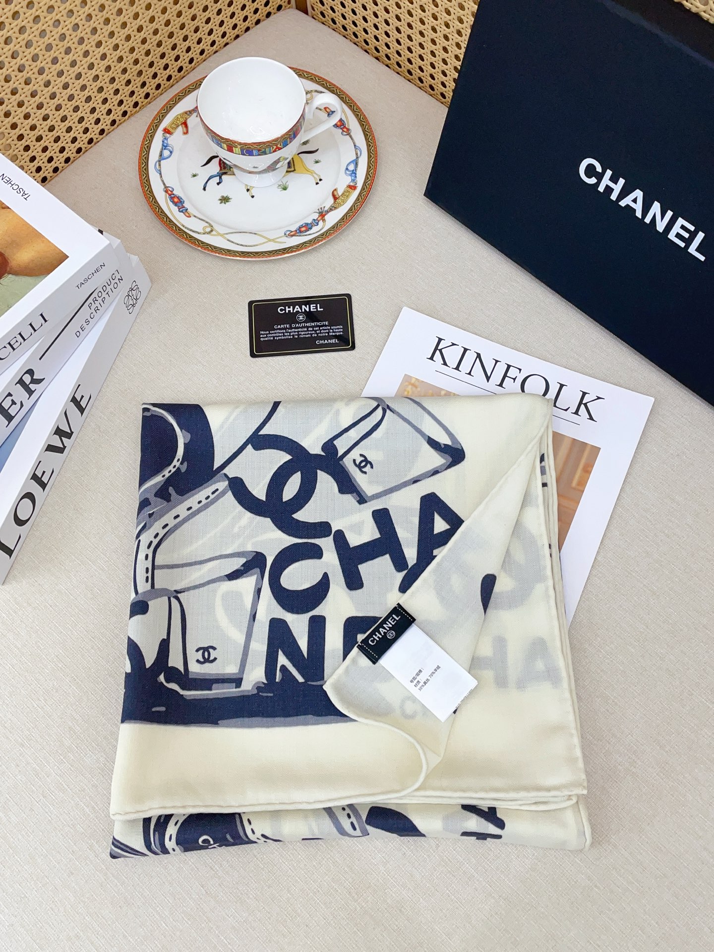 ✨✨【双面同色 丝毛款】小香 羊绒方巾‼️抢‼️VIP推荐 ‼️👍下手一定要快【高端 大爱 ‼️纯羊绒 