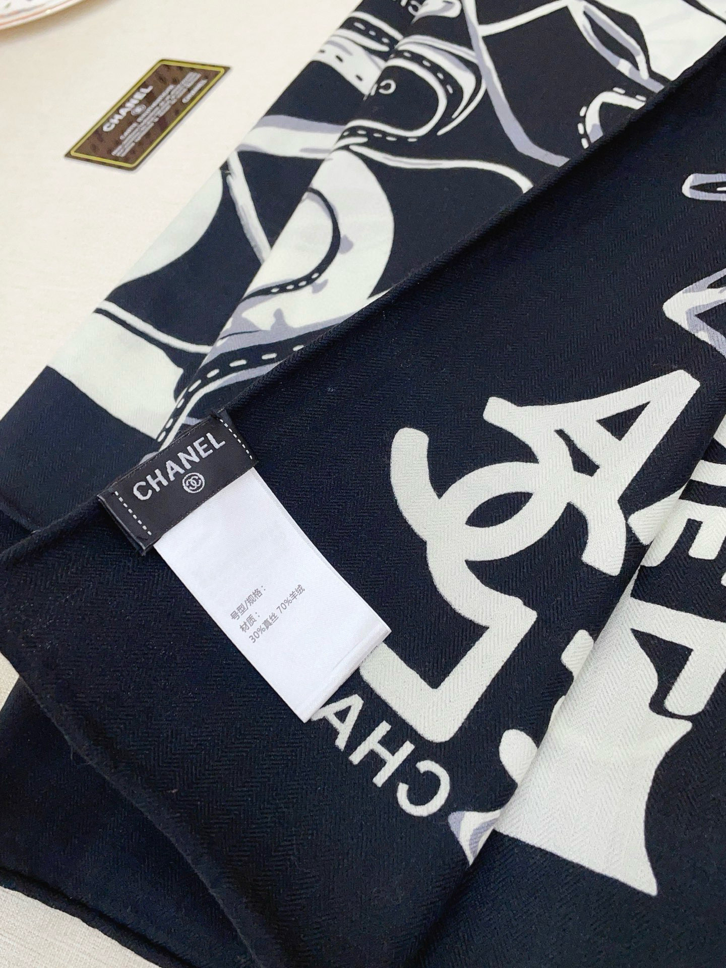 ✨✨【双面同色 丝毛款】小香 羊绒方巾‼️抢‼️VIP推荐 ‼️👍下手一定要快【高端 大爱 ‼️纯羊绒 