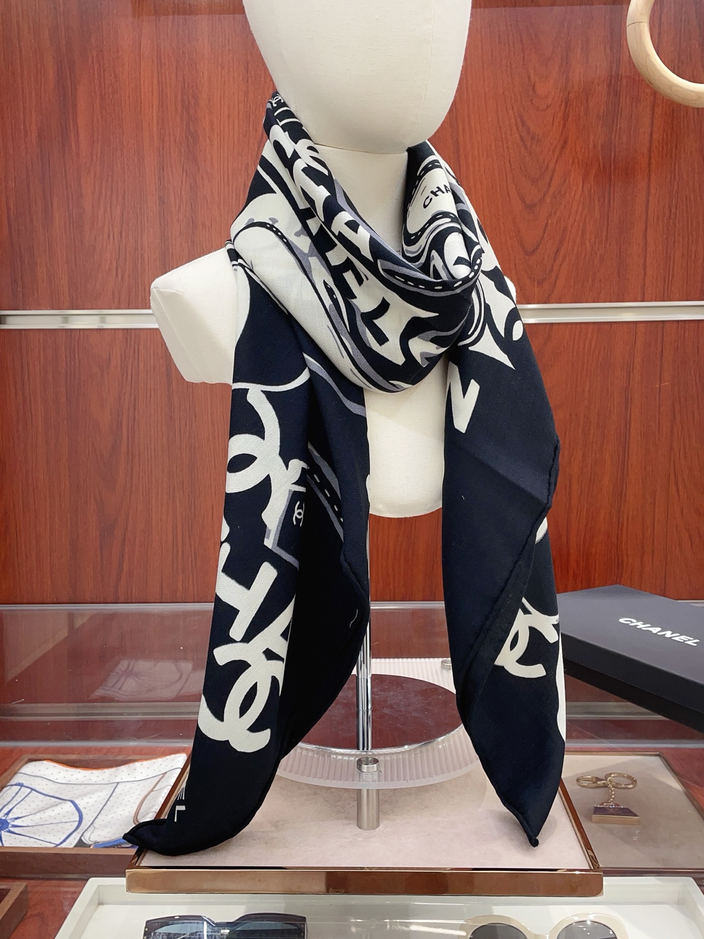 ✨✨【双面同色 丝毛款】小香 羊绒方巾‼️抢‼️VIP推荐 ‼️👍下手一定要快【高端 大爱 ‼️纯羊绒 