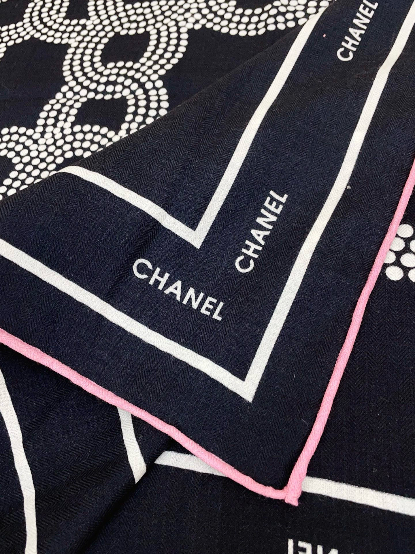 ✨✨【双面同色 丝毛款】小香 羊绒方巾‼️抢‼️VIP推荐 ‼️👍下手一定要快【高端 大爱 ‼️纯羊绒 