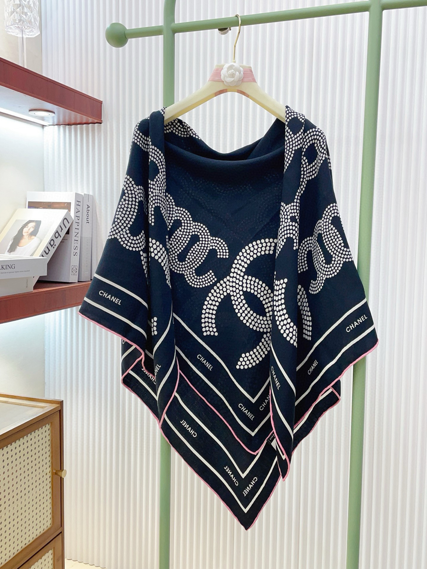 ✨✨【双面同色 丝毛款】小香 羊绒方巾‼️抢‼️VIP推荐 ‼️👍下手一定要快【高端 大爱 ‼️纯羊绒 