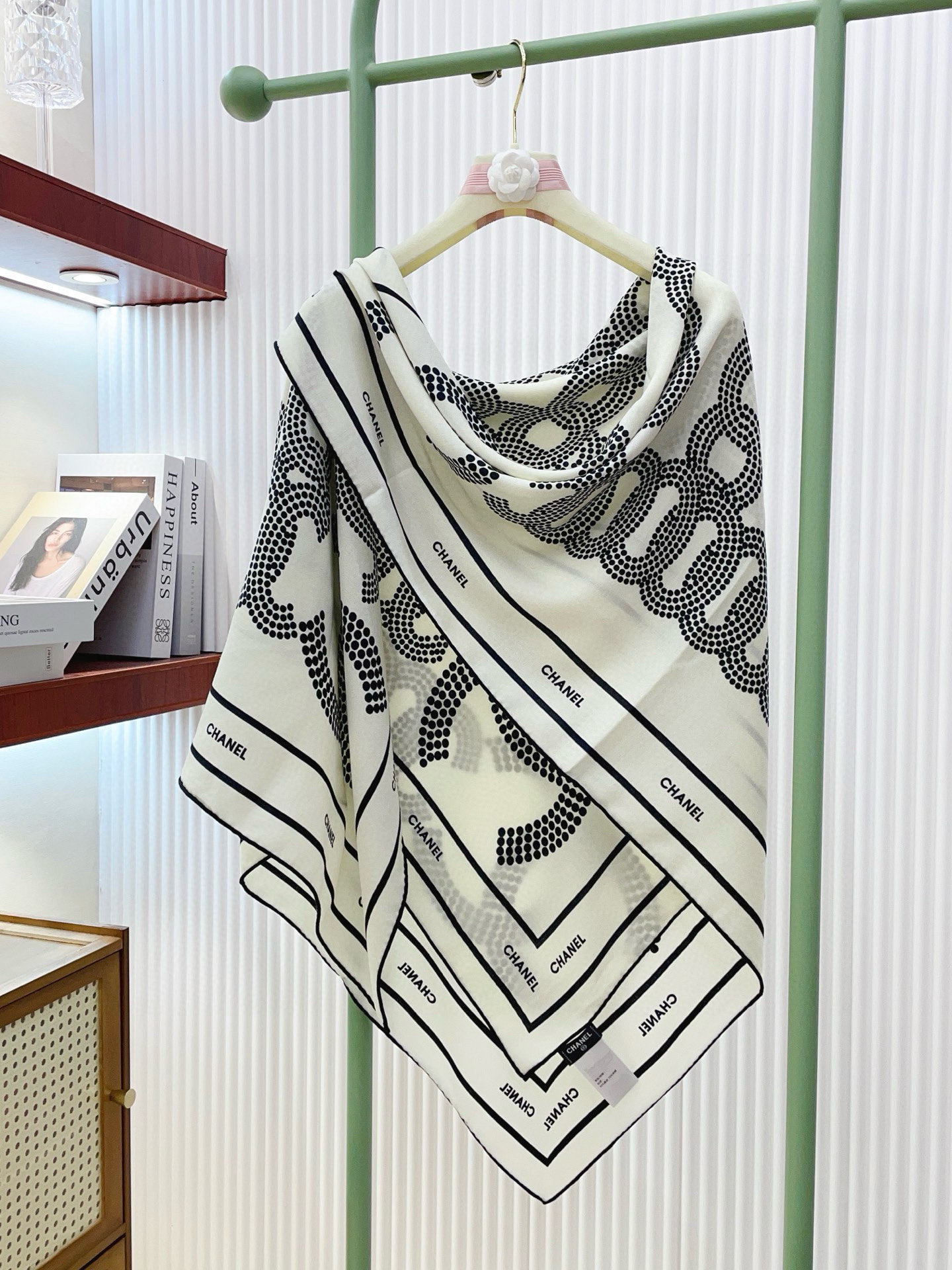 ✨✨【双面同色 丝毛款】小香 羊绒方巾‼️抢‼️VIP推荐 ‼️👍下手一定要快【高端 大爱 ‼️纯羊绒 