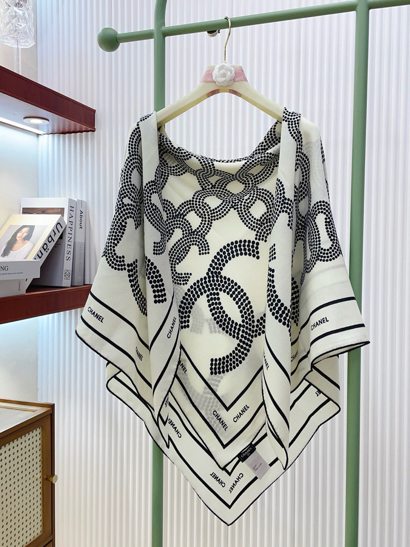 ✨✨【双面同色 丝毛款】小香 羊绒方巾‼️抢‼️VIP推荐 ‼️👍下手一定要快【高端 大爱 ‼️纯羊绒 