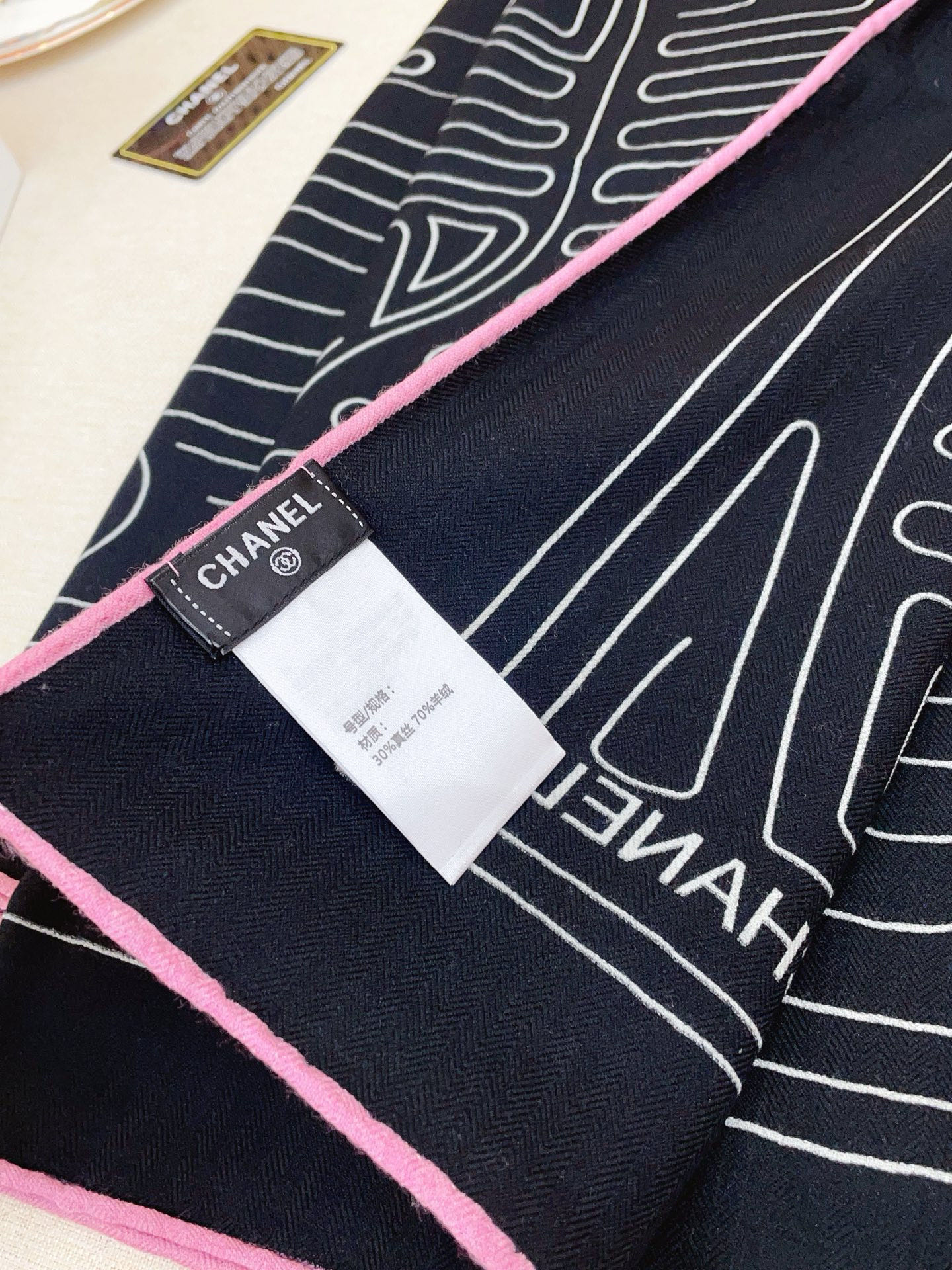 ✨✨✨小香【小香线条条纹140】羊绒方巾‼️抢‼️VIP推荐 ‼️👍下手一定要快【高端 大爱 ‼️纯羊绒