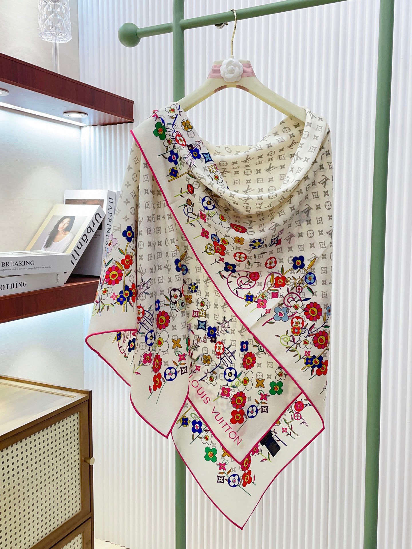 ✨✨【双面同色 丝毛款】L家羊绒新款 买了都说好看‼️推荐💕双面同色羊绒方巾‼️驴家ZG爆款🎁💟立体呈现