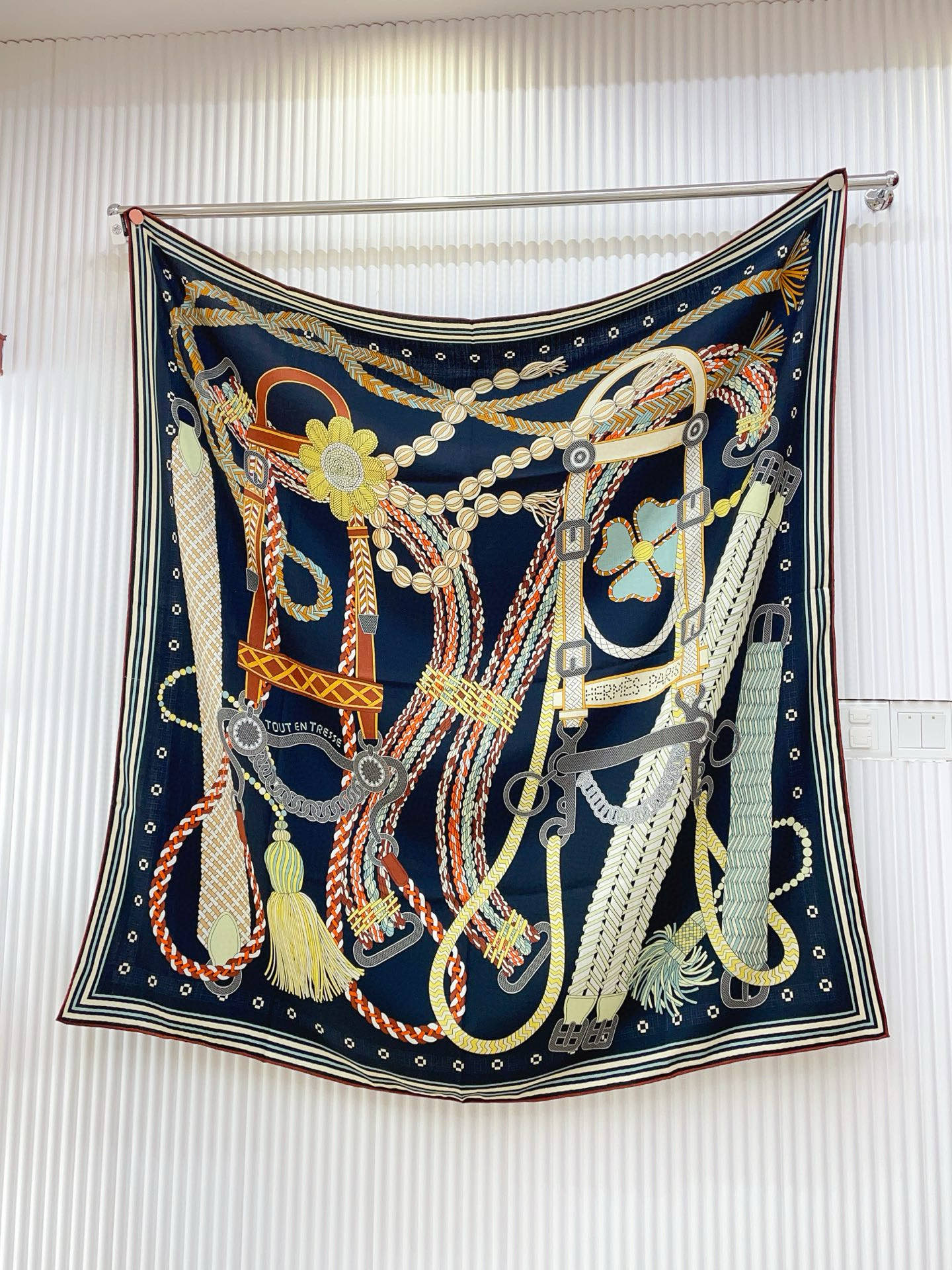 ✨✨【双面同色 丝毛款】H家羊绒新款 买了都说好看‼️推荐💕【编织鞍带 140】羊绒方巾‼️H家ZG爆款