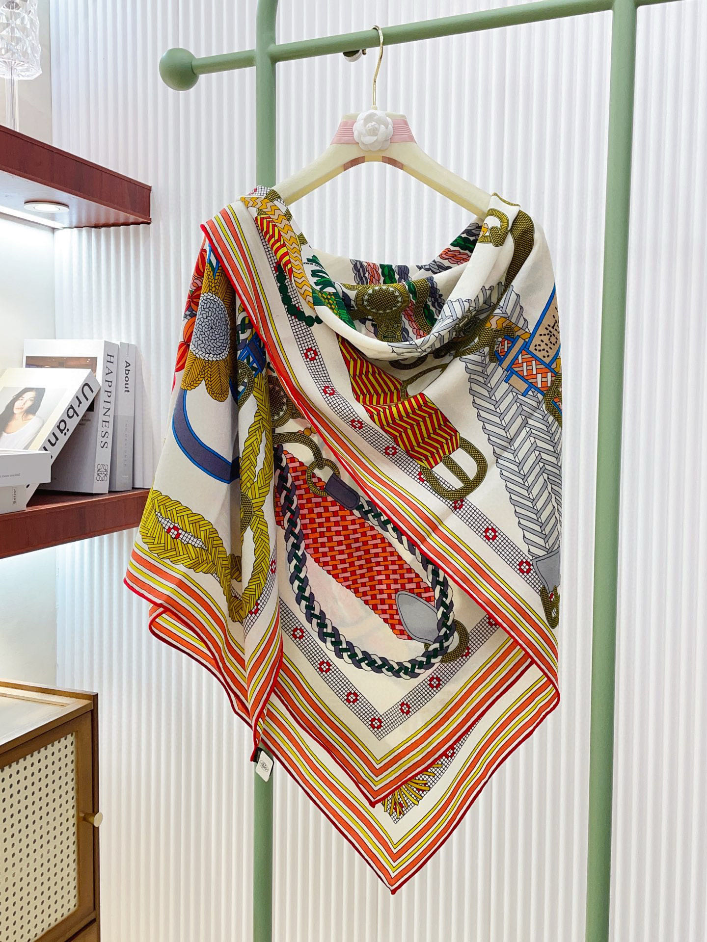 ✨✨【双面同色 丝毛款】H家羊绒新款 买了都说好看‼️推荐💕【编织鞍带 140】羊绒方巾‼️H家ZG爆款