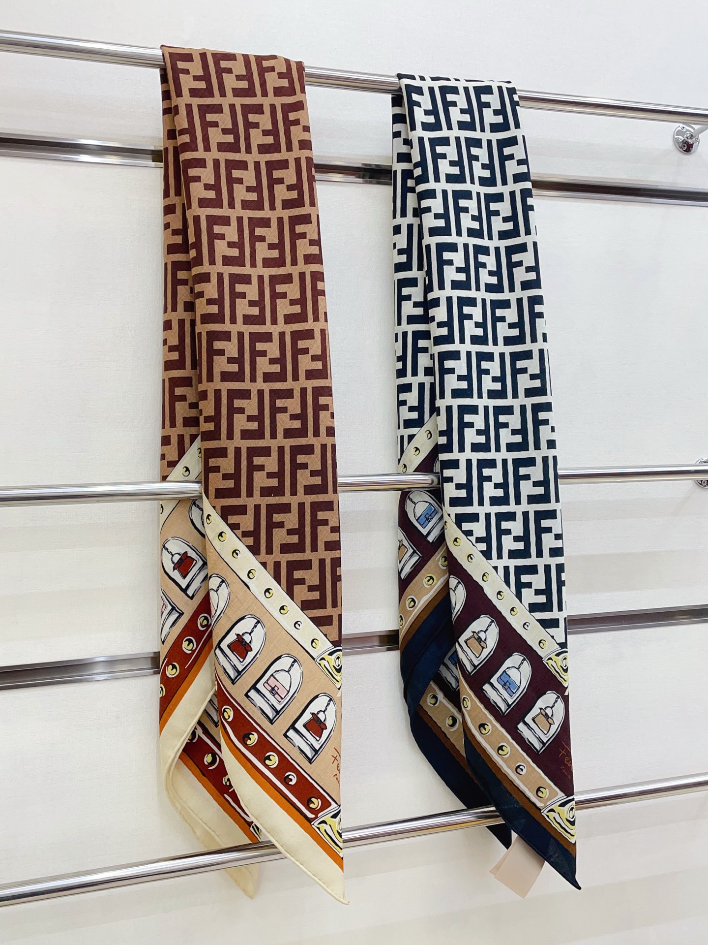 ✨✨【双面同色 丝毛款】FENDI 羊绒方巾‼️抢‼️VIP推荐 ‼️👍下手一定要快【高端 大爱 ‼️纯