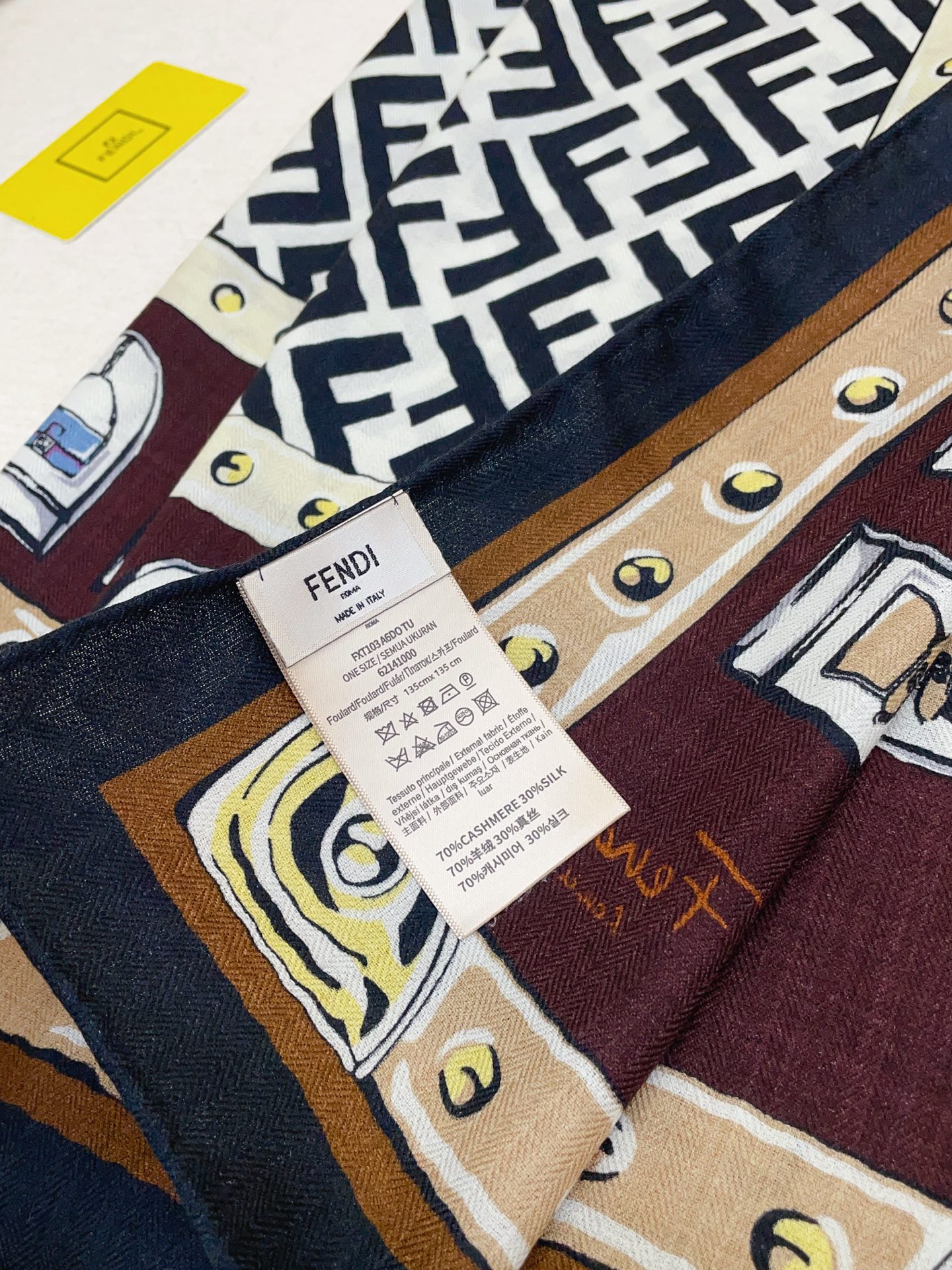 ✨✨【双面同色 丝毛款】FENDI 羊绒方巾‼️抢‼️VIP推荐 ‼️👍下手一定要快【高端 大爱 ‼️纯