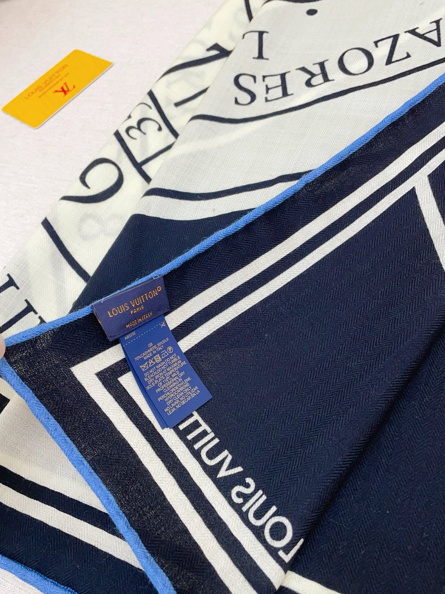 ✨✨【双面同色 丝毛款】L家羊绒新款 买了都说好看‼️推荐💕双面同色羊绒方巾‼️驴家ZG爆款🎁💟立体呈现