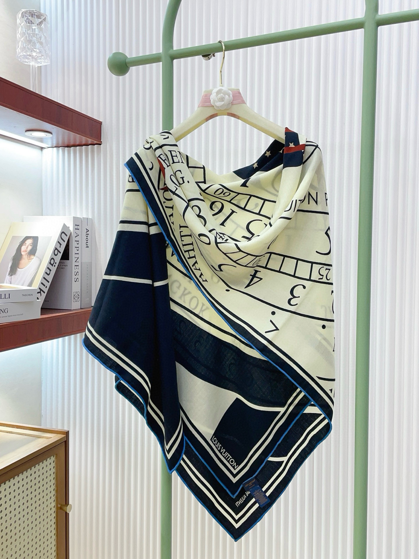 ✨✨【双面同色 丝毛款】L家羊绒新款 买了都说好看‼️推荐💕双面同色羊绒方巾‼️驴家ZG爆款🎁💟立体呈现