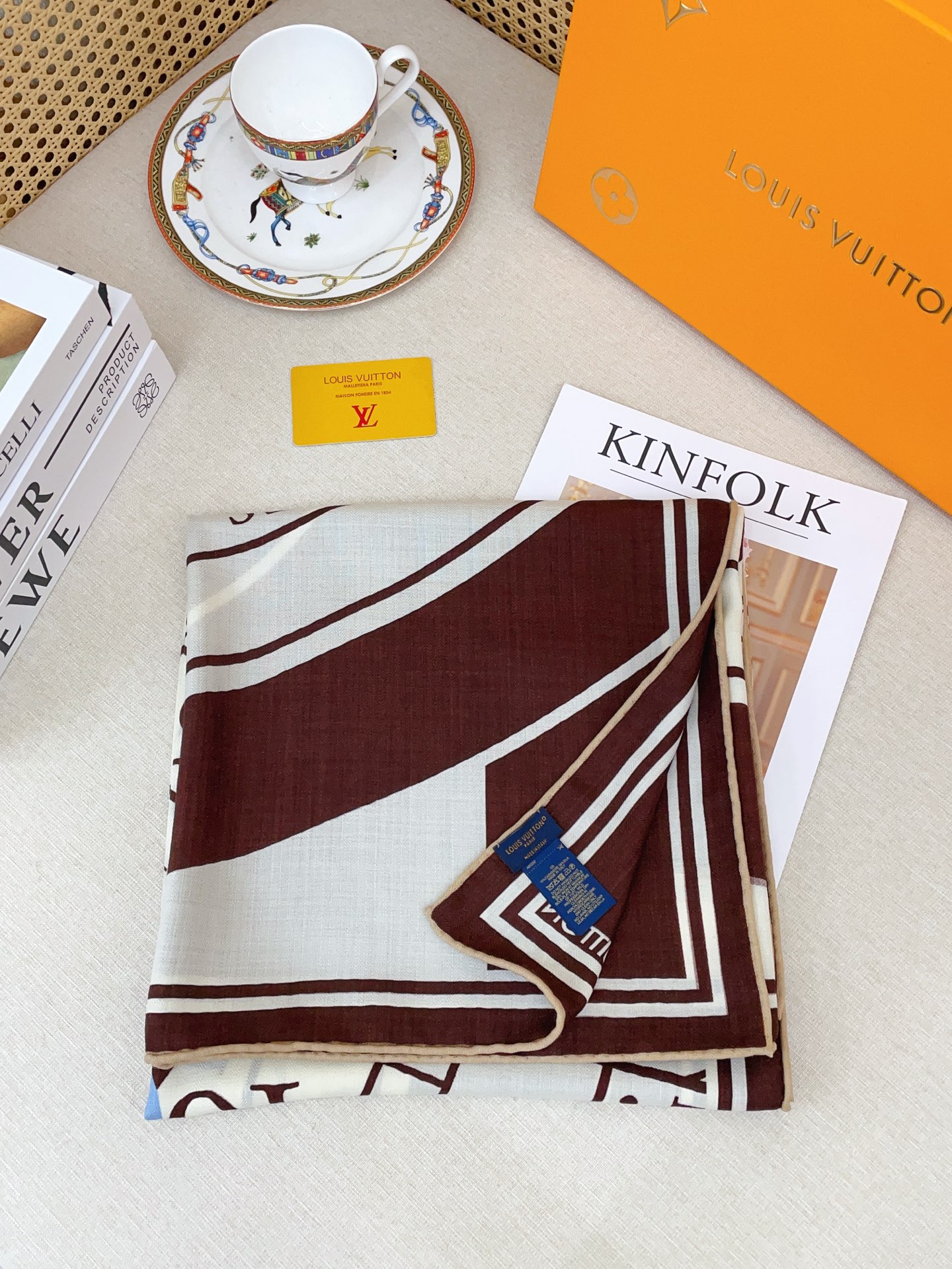 ✨✨【双面同色 丝毛款】L家羊绒新款 买了都说好看‼️推荐💕双面同色羊绒方巾‼️驴家ZG爆款🎁💟立体呈现