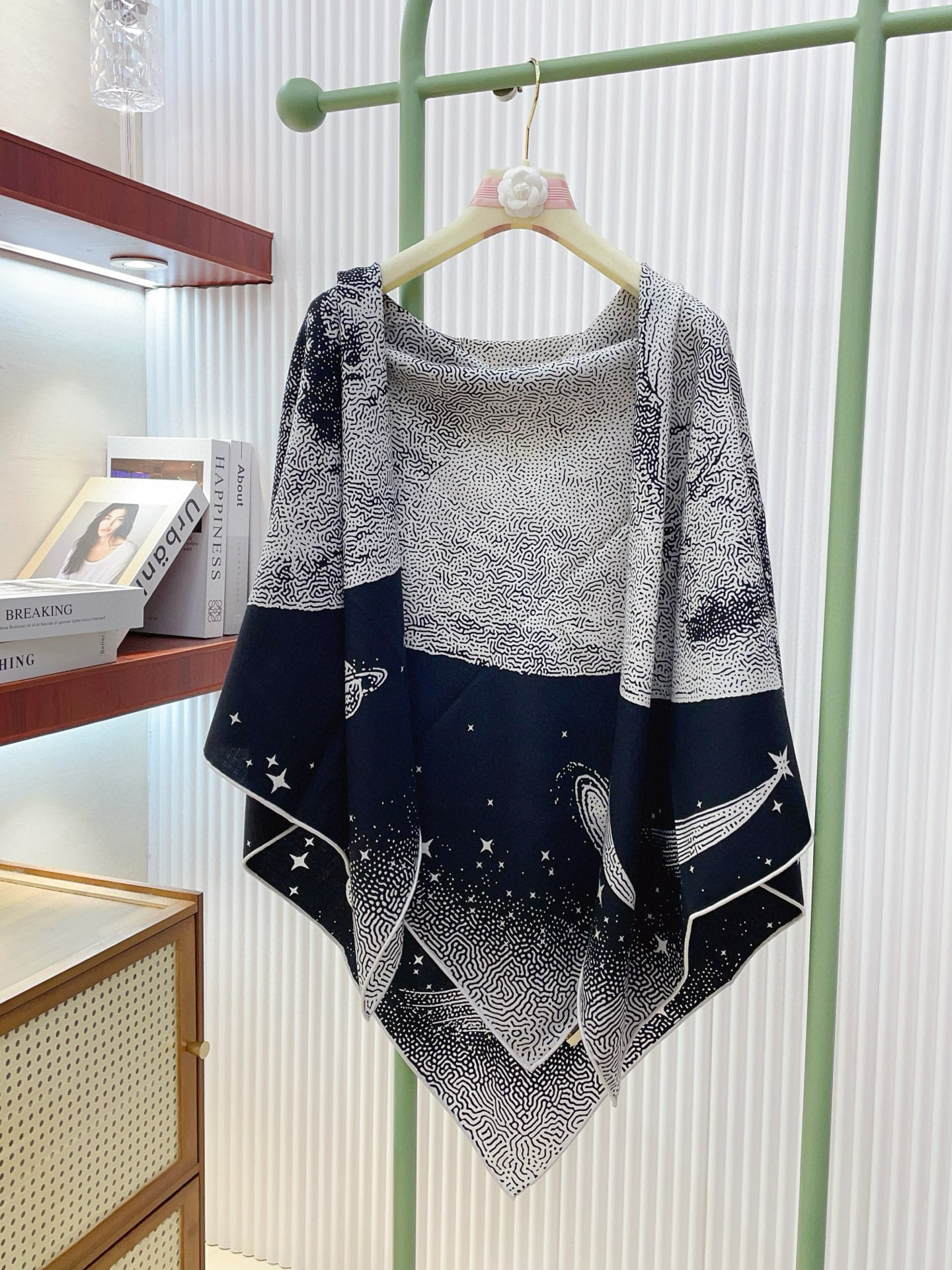 ✨✨【双面同色 丝毛款】H家羊绒新款 买了都说好看‼️推荐💕【月光飞马 140】羊绒方巾‼️H家ZG爆款