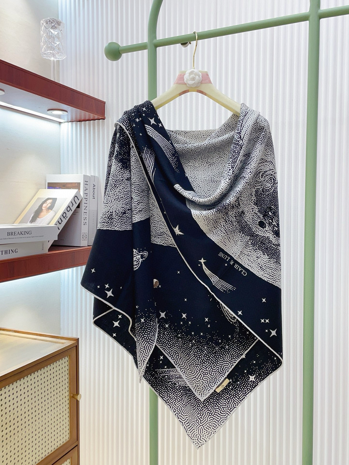 ✨✨【双面同色 丝毛款】H家羊绒新款 买了都说好看‼️推荐💕【月光飞马 140】羊绒方巾‼️H家ZG爆款