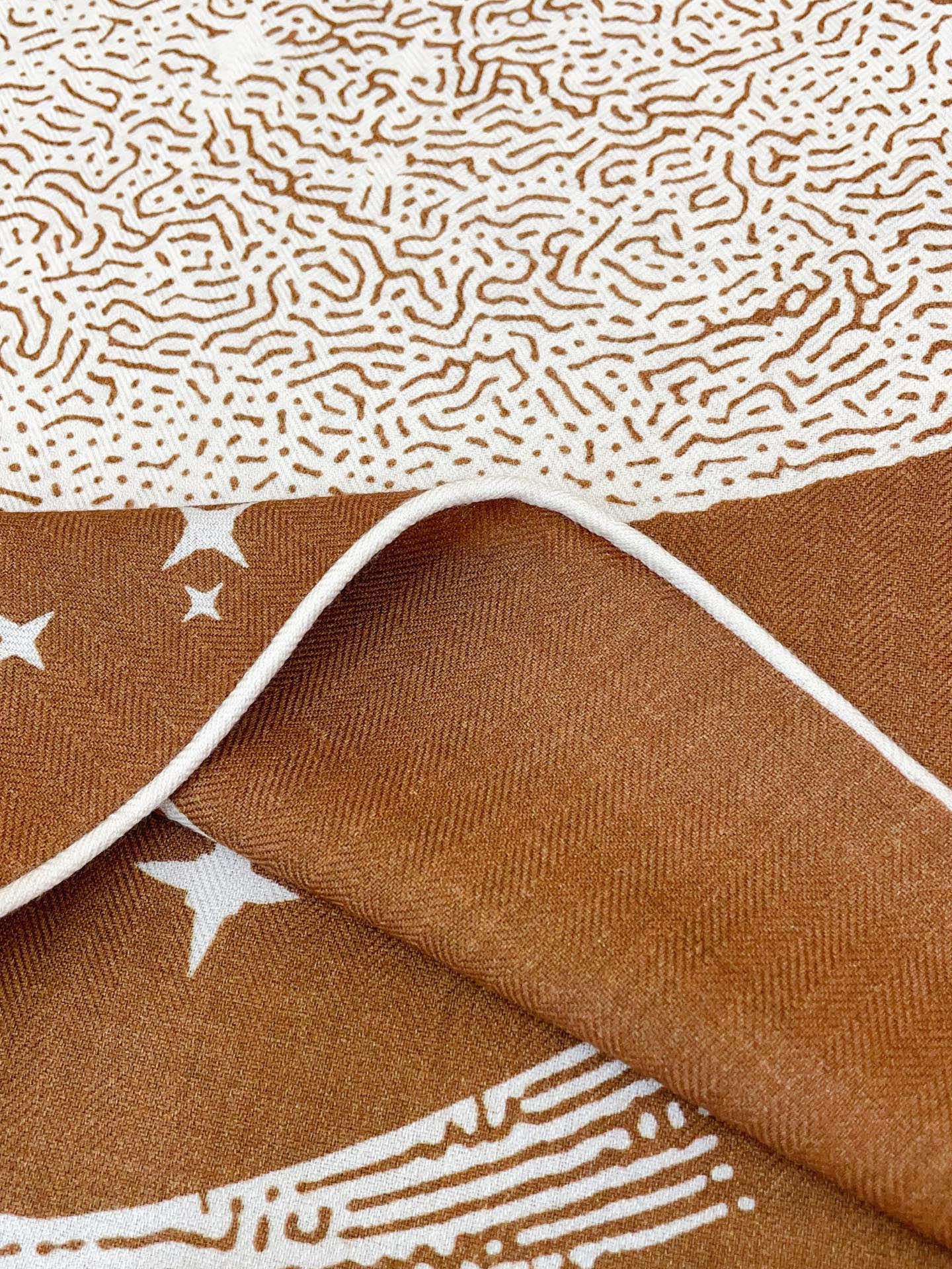 ✨✨【双面同色 丝毛款】H家羊绒新款 买了都说好看‼️推荐💕【月光飞马 140】羊绒方巾‼️H家ZG爆款