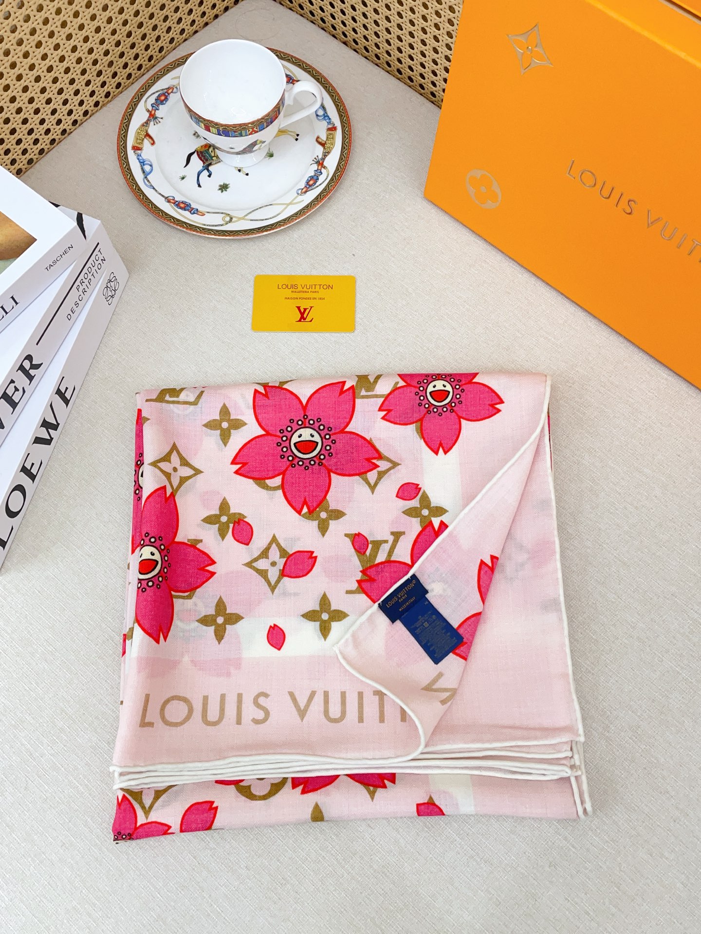 ✨✨【双面同色 丝毛款】L家羊绒新款 买了都说好看‼️推荐💕双面同色羊绒方巾‼️驴家ZG爆款🎁💟立体呈现