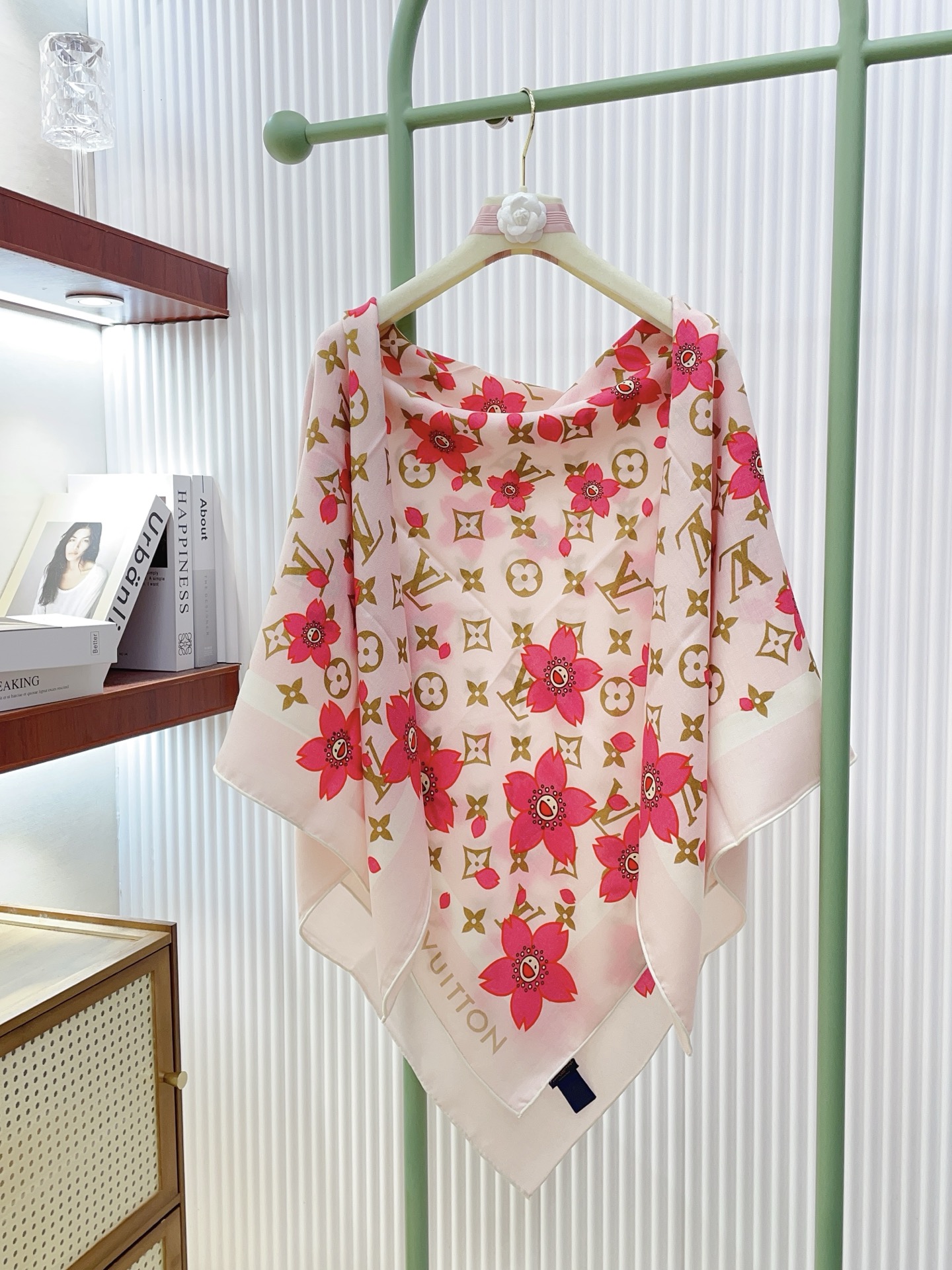 ✨✨【双面同色 丝毛款】L家羊绒新款 买了都说好看‼️推荐💕双面同色羊绒方巾‼️驴家ZG爆款🎁💟立体呈现