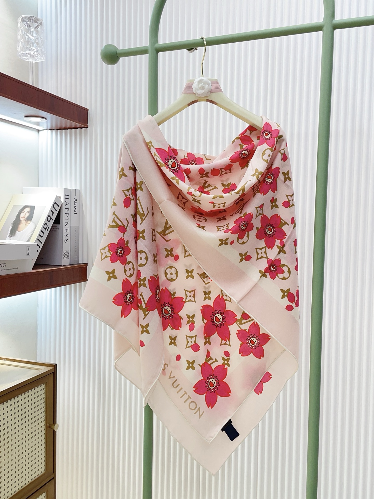 ✨✨【双面同色 丝毛款】L家羊绒新款 买了都说好看‼️推荐💕双面同色羊绒方巾‼️驴家ZG爆款🎁💟立体呈现