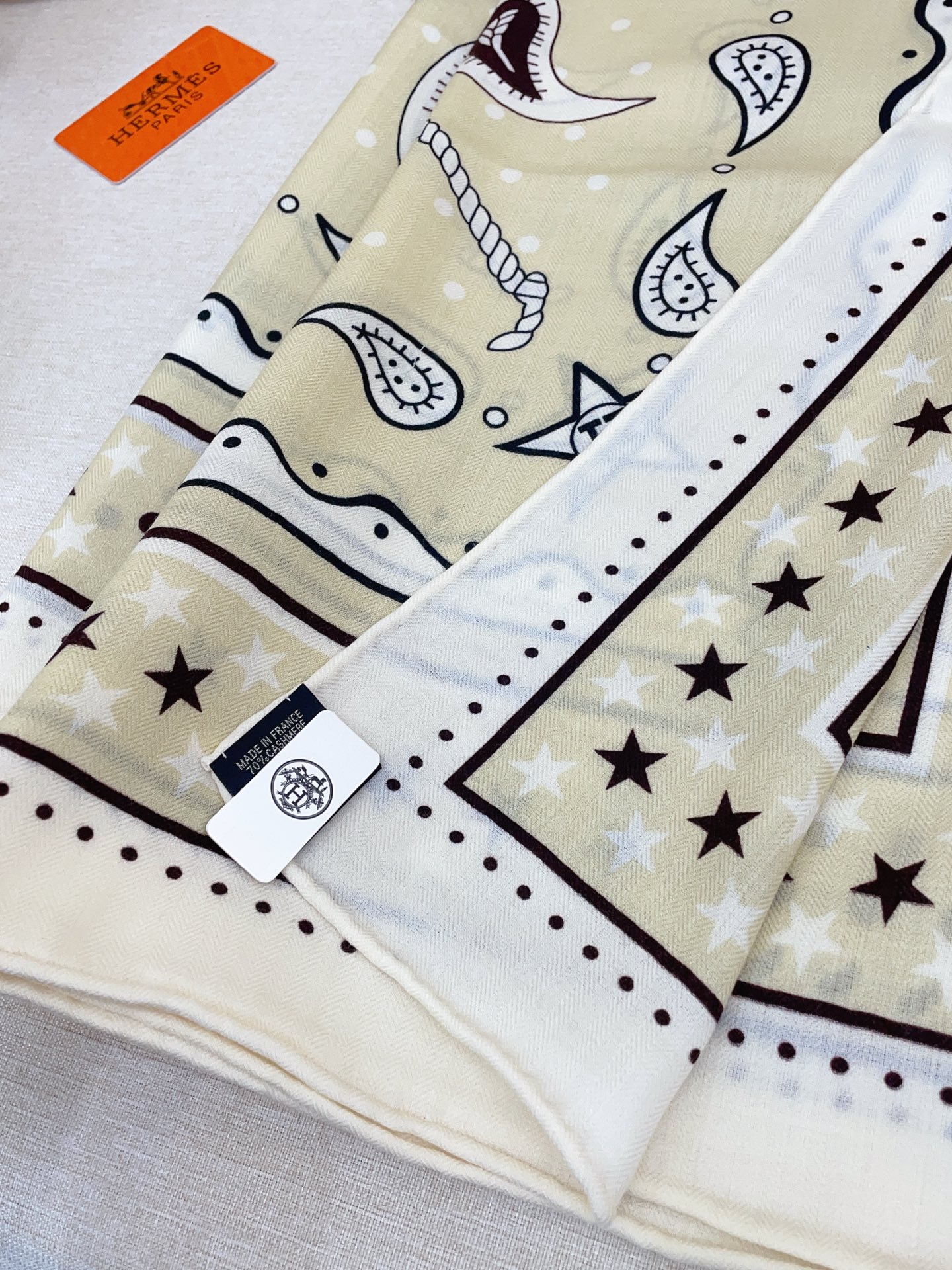 ✨✨【双面同色 丝毛款】H家羊绒新款 买了都说好看‼️推荐💕【水果竞技 140】羊绒方巾‼️H家ZG爆款