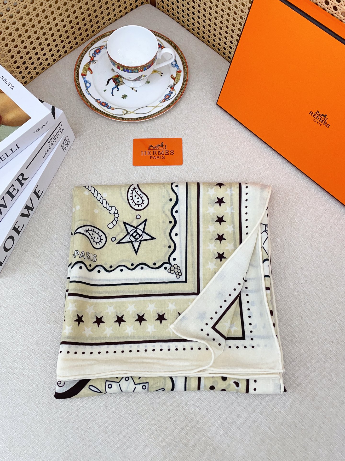 ✨✨【双面同色 丝毛款】H家羊绒新款 买了都说好看‼️推荐💕【水果竞技 140】羊绒方巾‼️H家ZG爆款