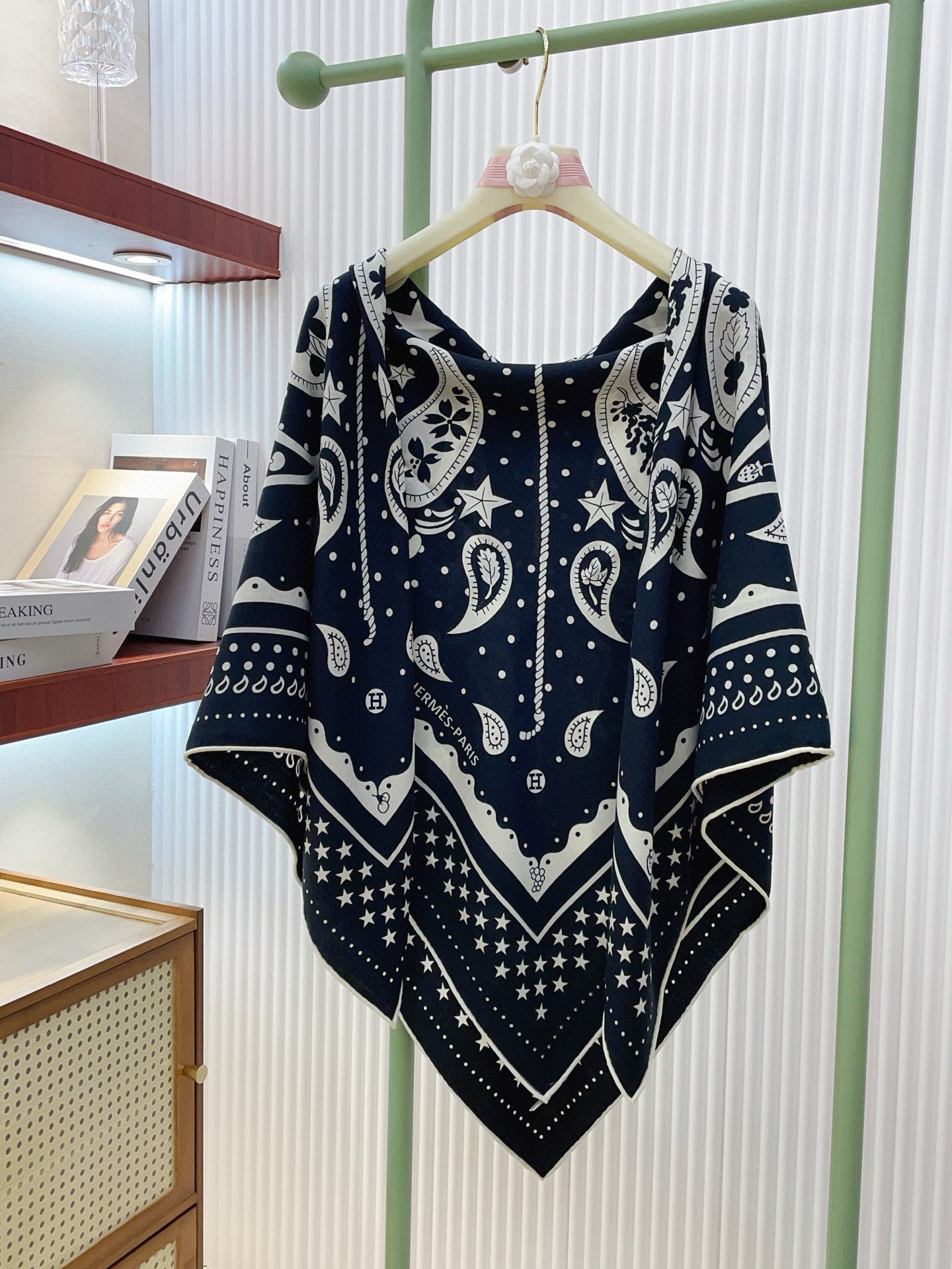 ✨✨【双面同色 丝毛款】H家羊绒新款 买了都说好看‼️推荐💕【水果竞技 140】羊绒方巾‼️H家ZG爆款