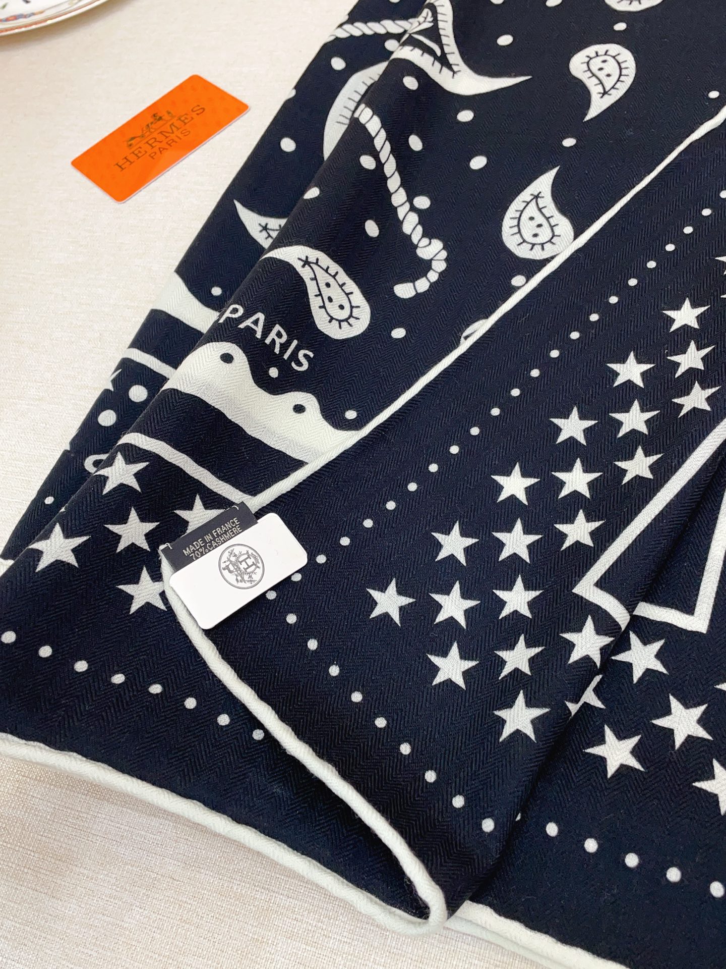 ✨✨【双面同色 丝毛款】H家羊绒新款 买了都说好看‼️推荐💕【水果竞技 140】羊绒方巾‼️H家ZG爆款