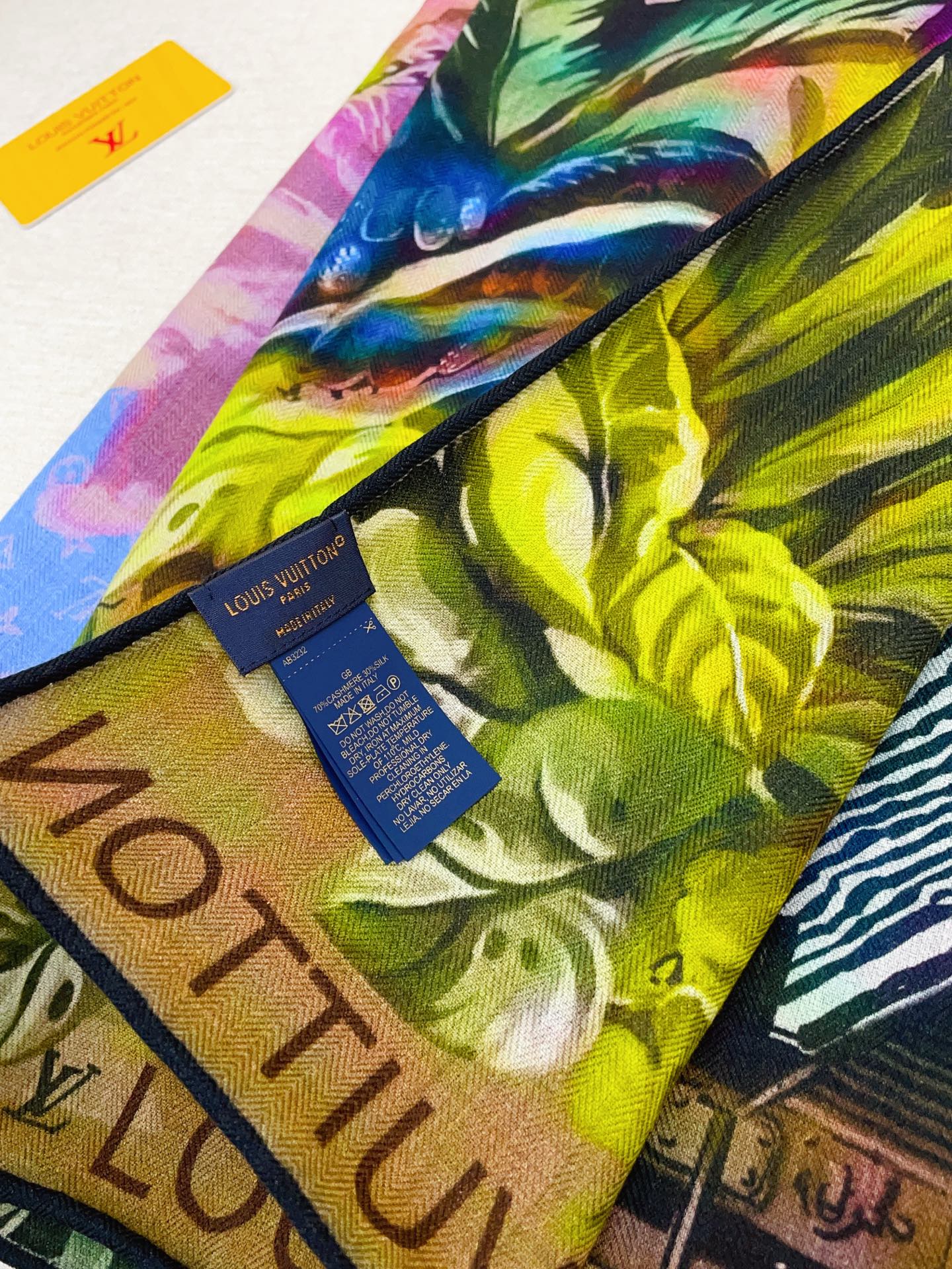 ✨✨【双面同色 丝毛款】L家羊绒新款 买了都说好看‼️推荐💕双面同色羊绒方巾‼️驴家ZG爆款🎁💟立体呈现