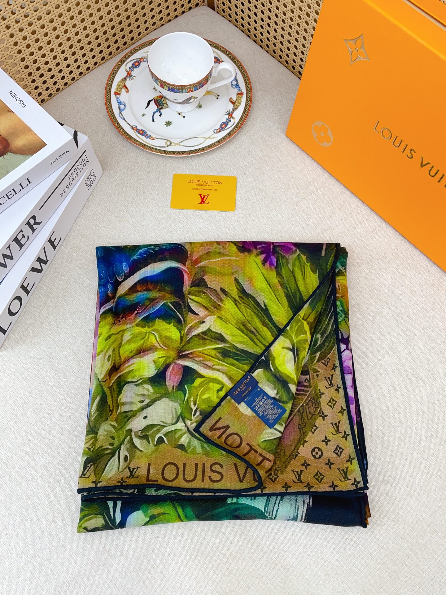 ✨✨【双面同色 丝毛款】L家羊绒新款 买了都说好看‼️推荐💕双面同色羊绒方巾‼️驴家ZG爆款🎁💟立体呈现