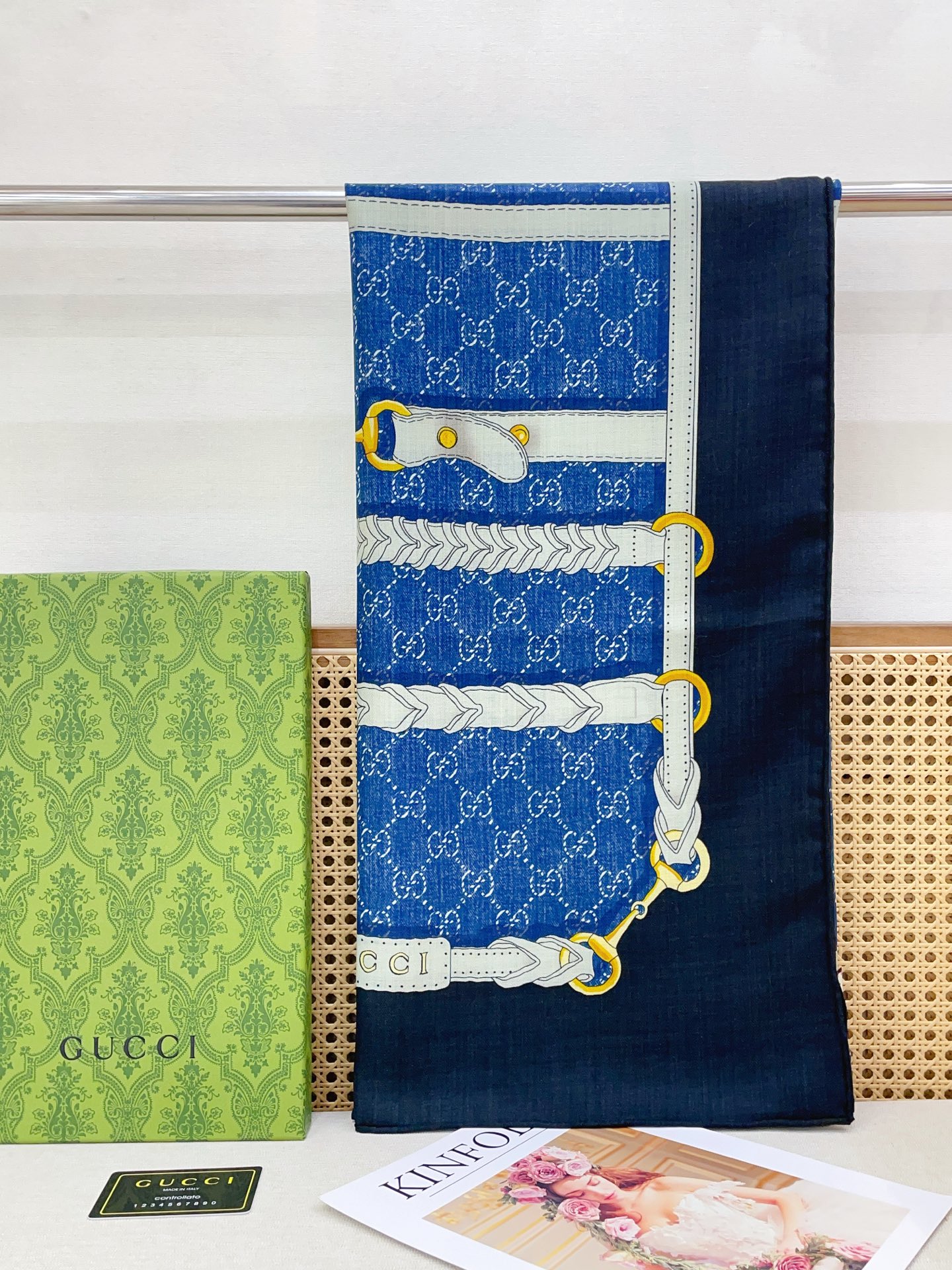 ✨✨【双面同色 丝毛款】大G 羊绒方巾‼️抢‼️VIP推荐 ‼️👍下手一定要快【高端 大爱 ‼️纯羊绒 