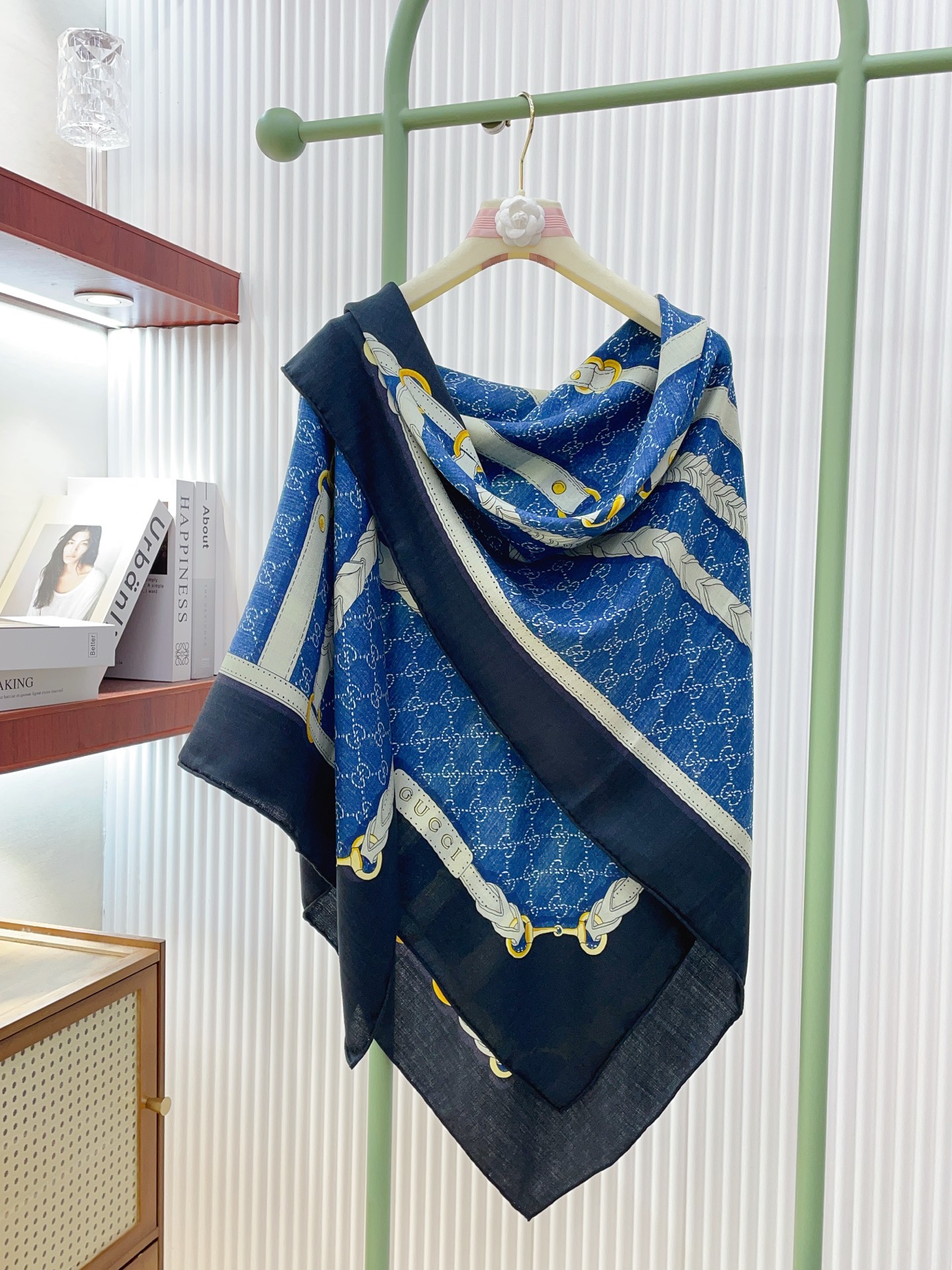 ✨✨【双面同色 丝毛款】大G 羊绒方巾‼️抢‼️VIP推荐 ‼️👍下手一定要快【高端 大爱 ‼️纯羊绒 