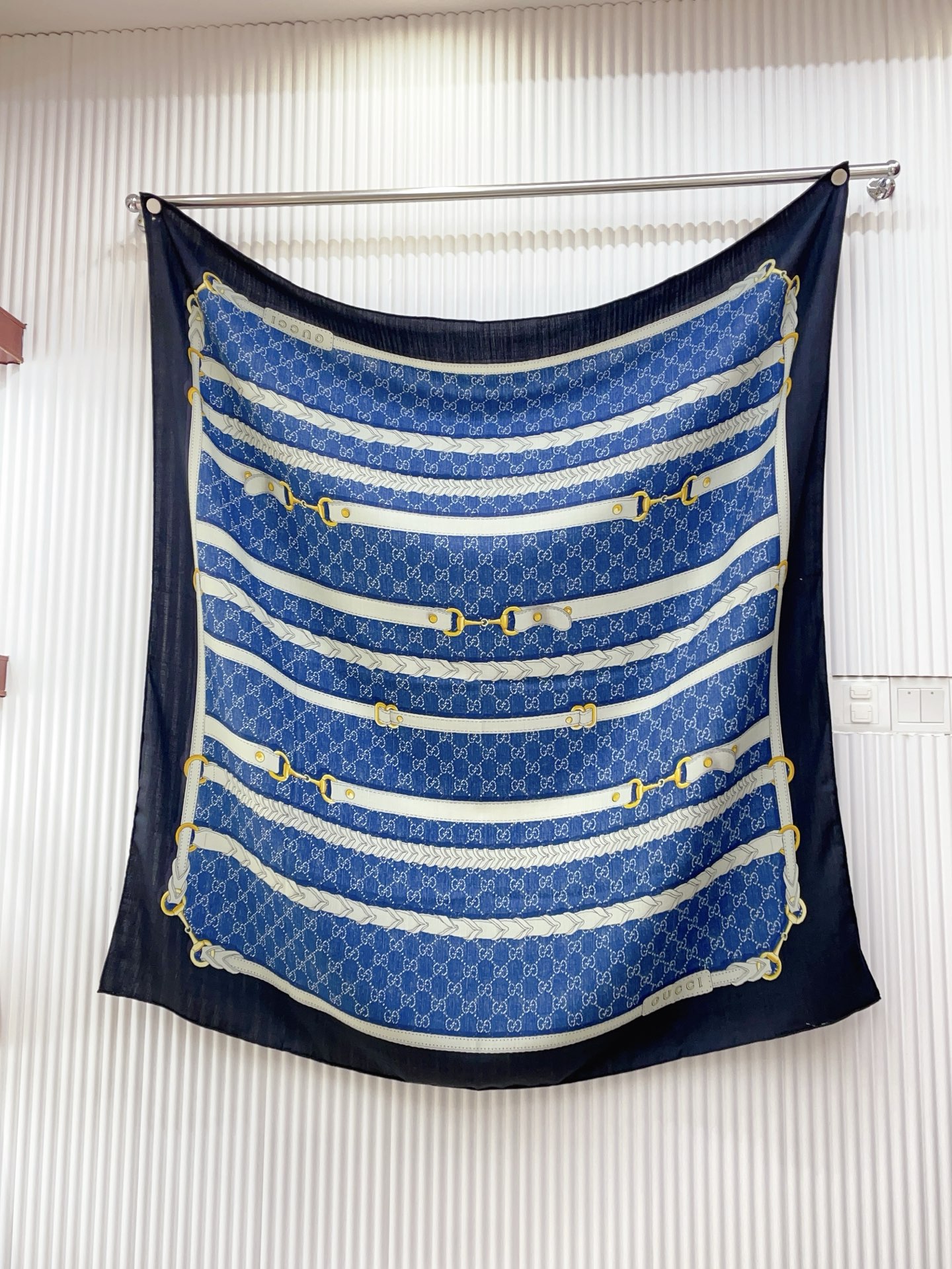 ✨✨【双面同色 丝毛款】大G 羊绒方巾‼️抢‼️VIP推荐 ‼️👍下手一定要快【高端 大爱 ‼️纯羊绒 