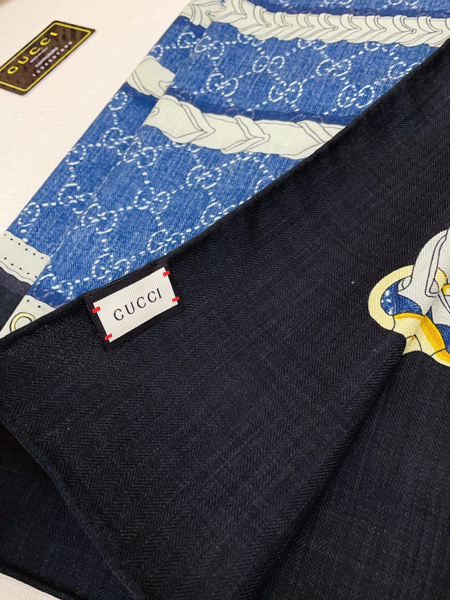 ✨✨【双面同色 丝毛款】大G 羊绒方巾‼️抢‼️VIP推荐 ‼️👍下手一定要快【高端 大爱 ‼️纯羊绒 