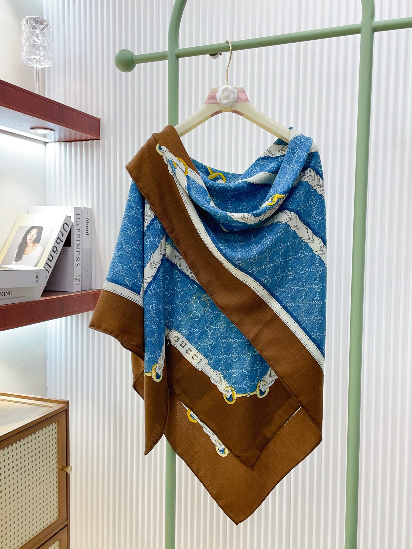 ✨✨【双面同色 丝毛款】大G 羊绒方巾‼️抢‼️VIP推荐 ‼️👍下手一定要快【高端 大爱 ‼️纯羊绒 