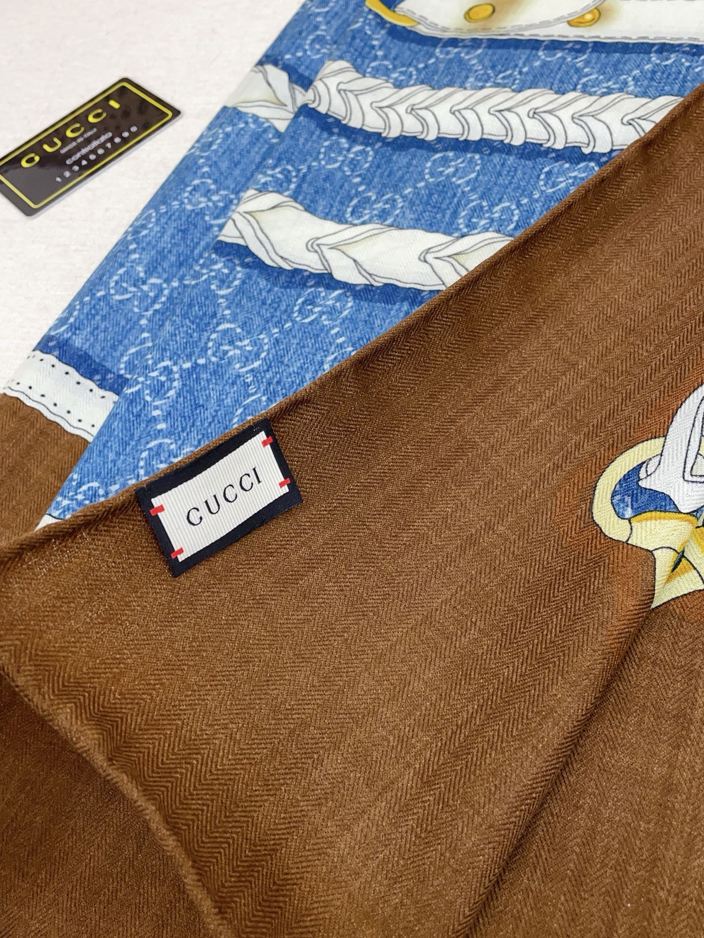 ✨✨【双面同色 丝毛款】大G 羊绒方巾‼️抢‼️VIP推荐 ‼️👍下手一定要快【高端 大爱 ‼️纯羊绒 