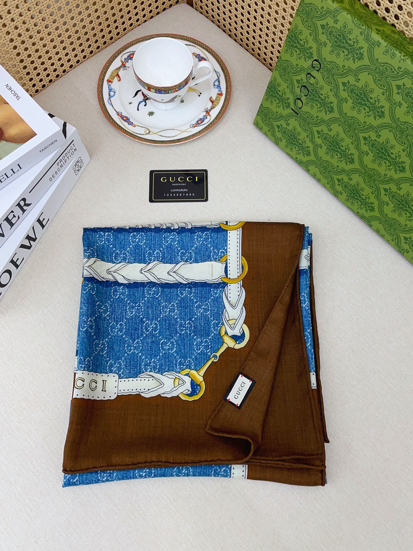 ✨✨【双面同色 丝毛款】大G 羊绒方巾‼️抢‼️VIP推荐 ‼️👍下手一定要快【高端 大爱 ‼️纯羊绒 