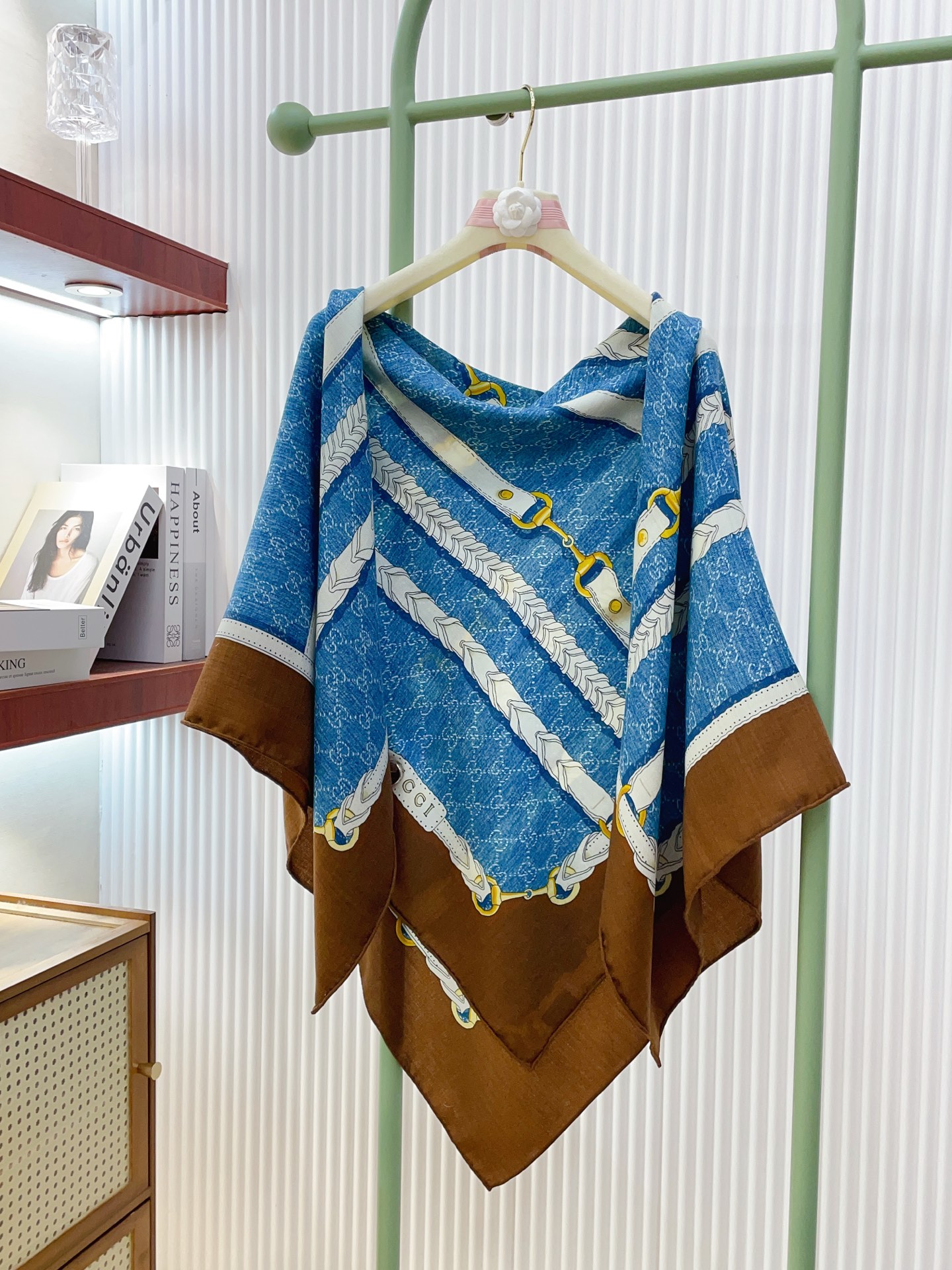 ✨✨【双面同色 丝毛款】大G 羊绒方巾‼️抢‼️VIP推荐 ‼️👍下手一定要快【高端 大爱 ‼️纯羊绒 