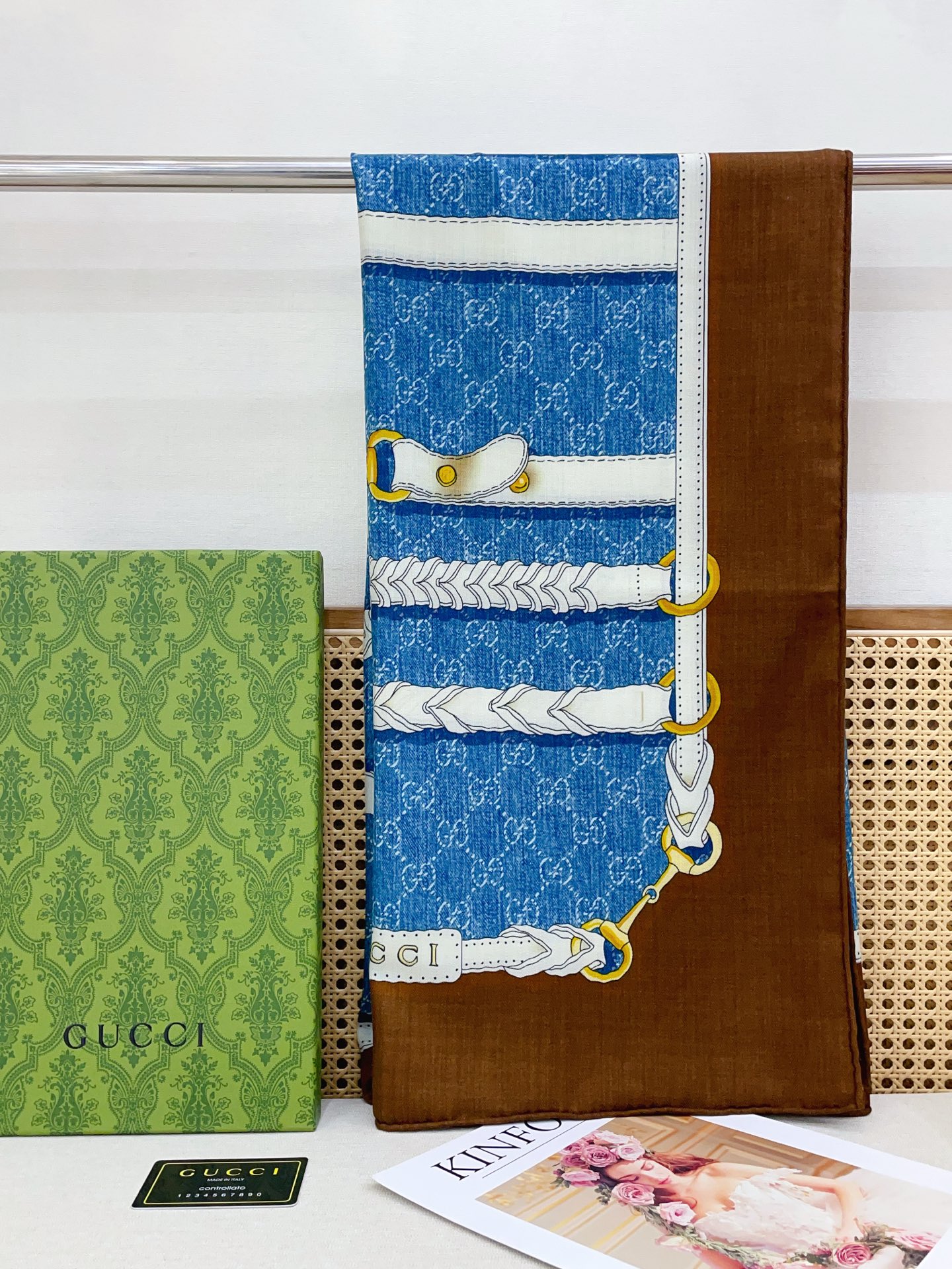 ✨✨【双面同色 丝毛款】大G 羊绒方巾‼️抢‼️VIP推荐 ‼️👍下手一定要快【高端 大爱 ‼️纯羊绒 