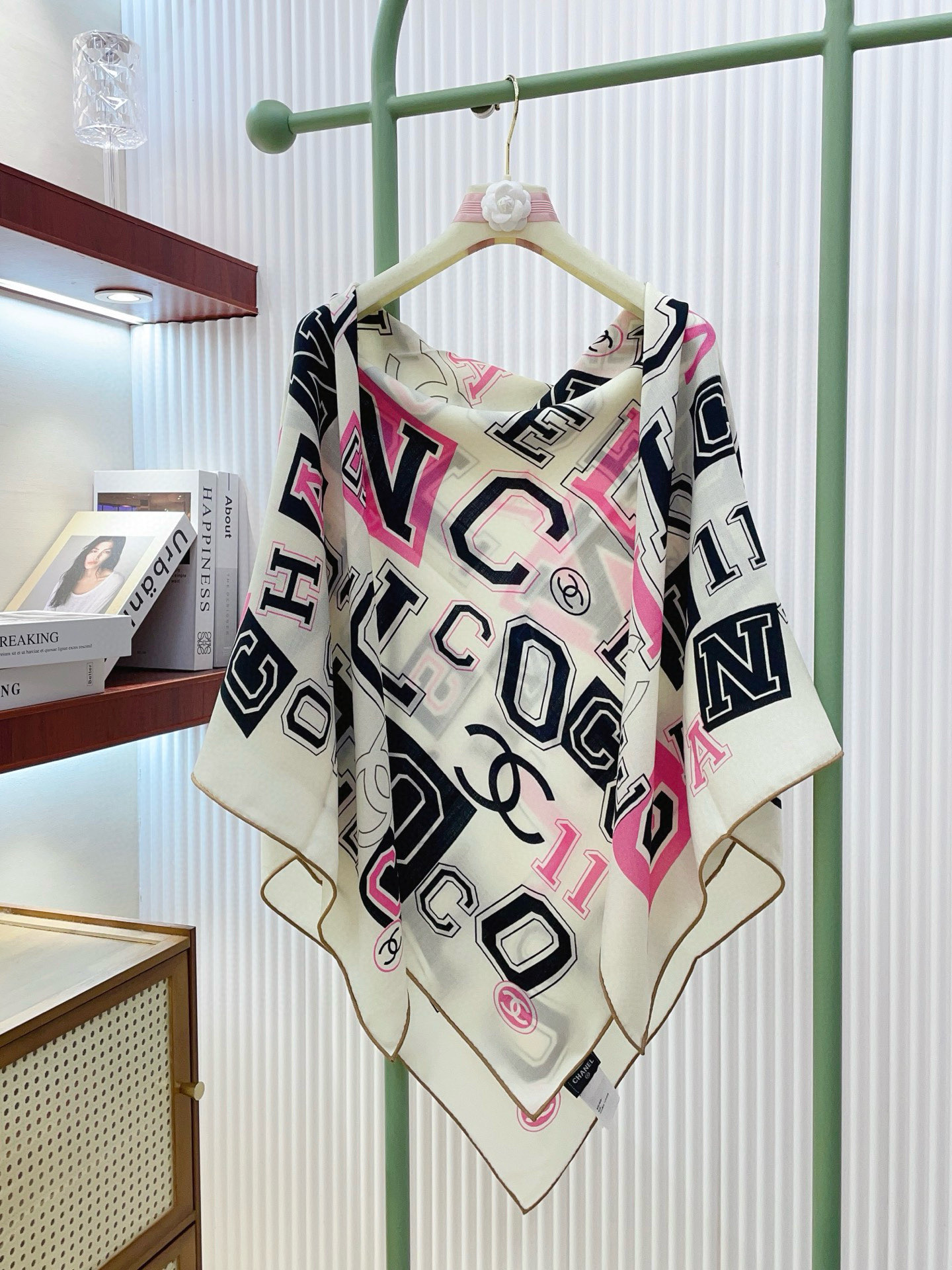 ✨✨【双面同色 丝毛款】小香 羊绒方巾‼️抢‼️VIP推荐 ‼️👍下手一定要快【高端 大爱 ‼️纯羊绒 