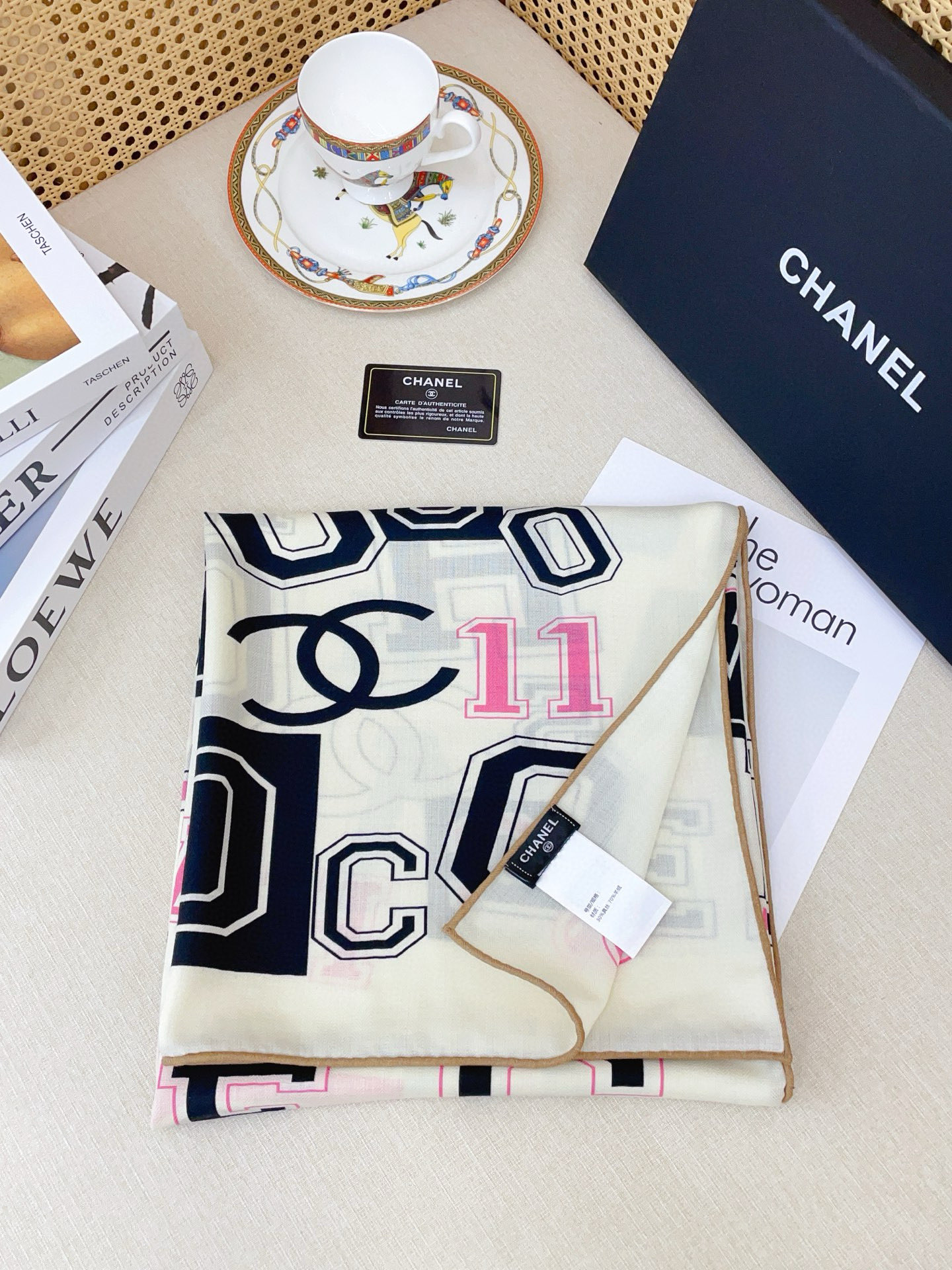 ✨✨【双面同色 丝毛款】小香 羊绒方巾‼️抢‼️VIP推荐 ‼️👍下手一定要快【高端 大爱 ‼️纯羊绒 