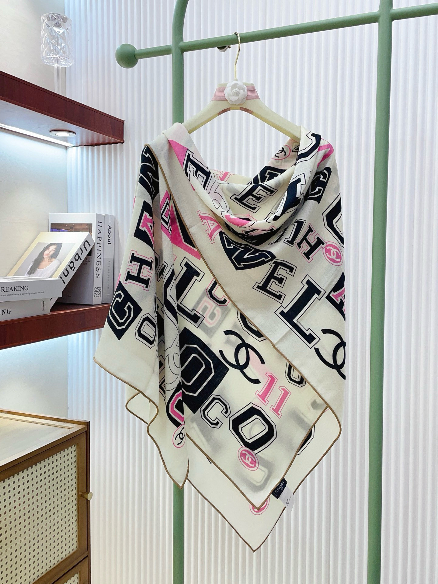 ✨✨【双面同色 丝毛款】小香 羊绒方巾‼️抢‼️VIP推荐 ‼️👍下手一定要快【高端 大爱 ‼️纯羊绒 