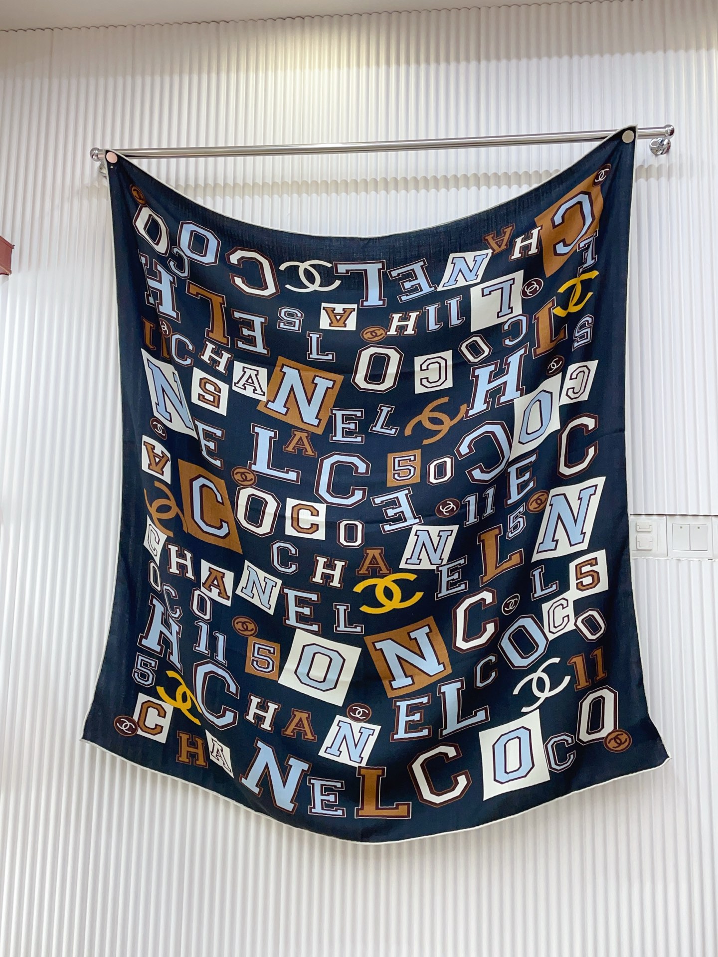 ✨✨【双面同色 丝毛款】小香 羊绒方巾‼️抢‼️VIP推荐 ‼️👍下手一定要快【高端 大爱 ‼️纯羊绒 